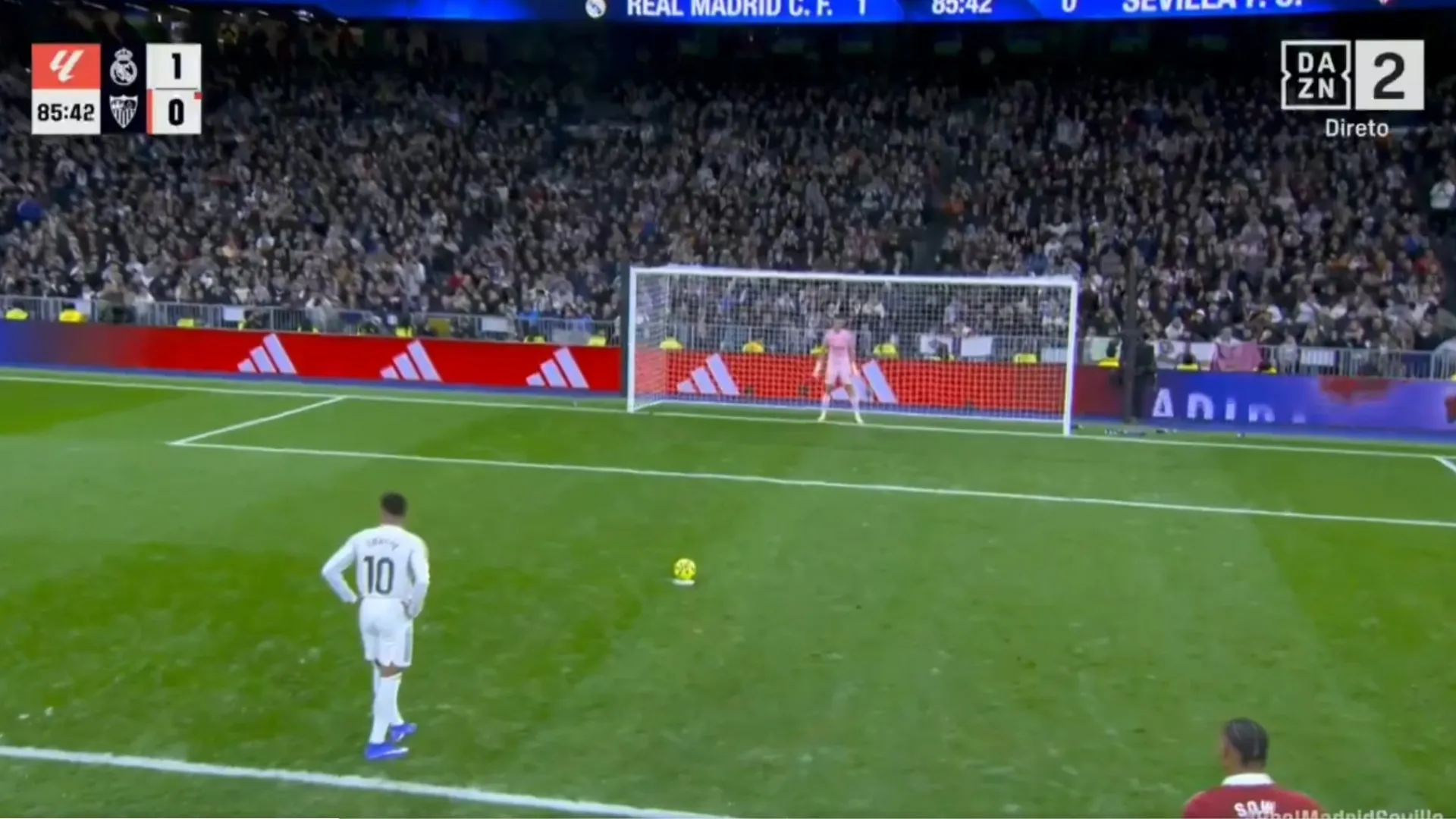 
                    Mbappé igualou marca de Cristiano Ronaldo através de penálti
                