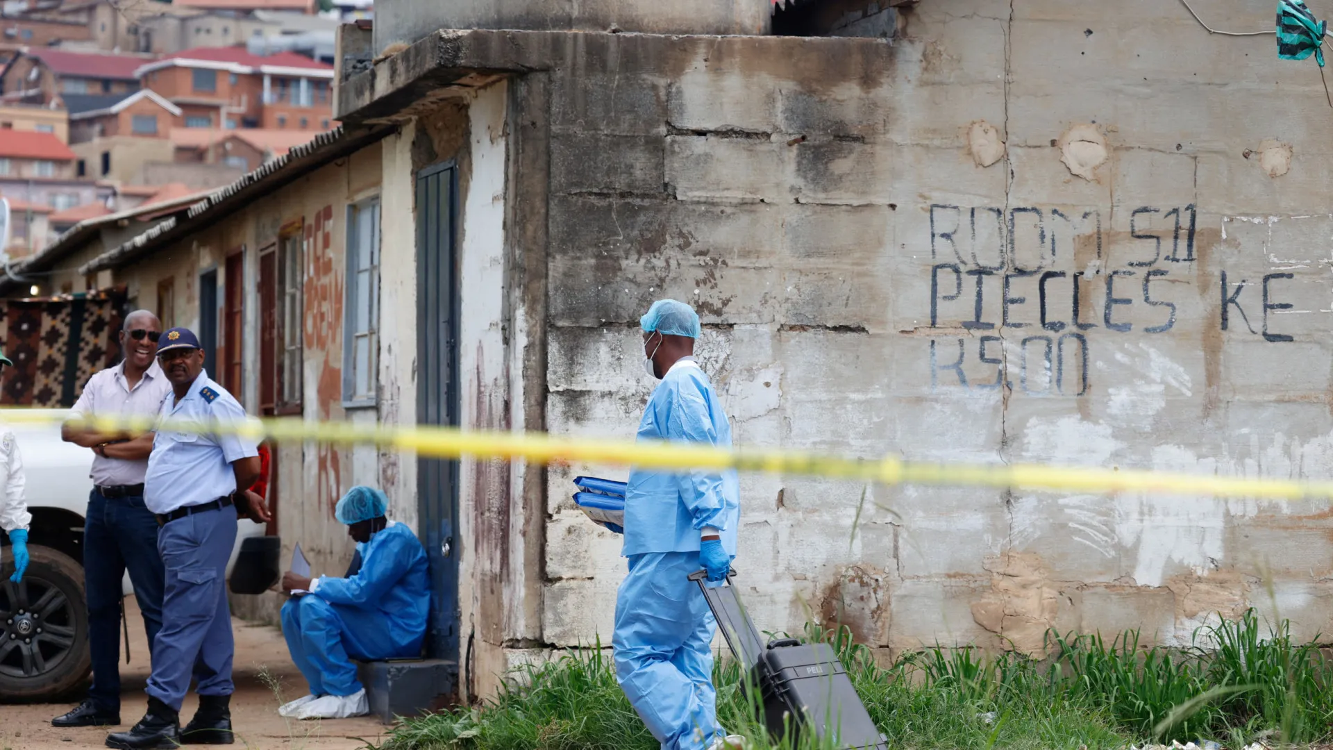 
                    Ataque na África do Sul fez, afinal, nove mortos. Suspeitos em fuga
                