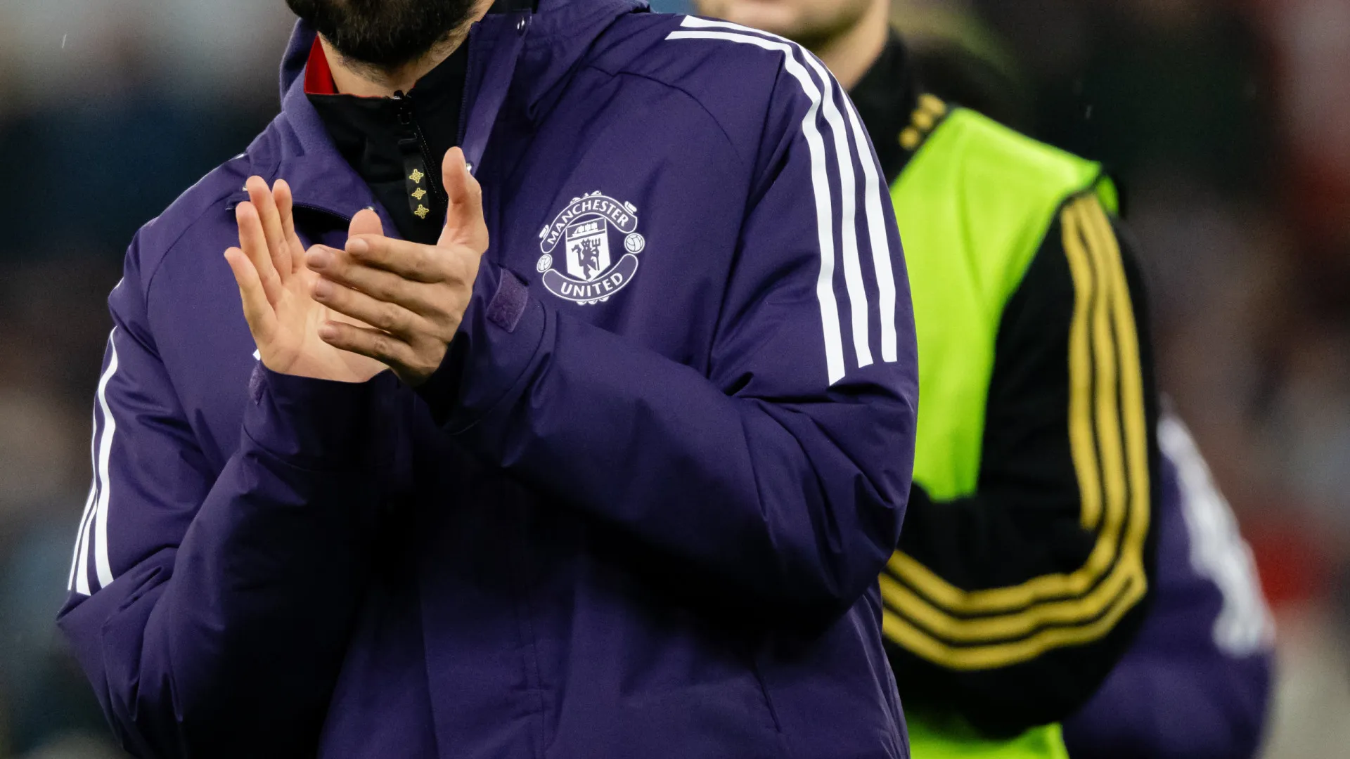 
                    Alerta no United. Amorim revela estado da lesão de Bruno Fernandes
                