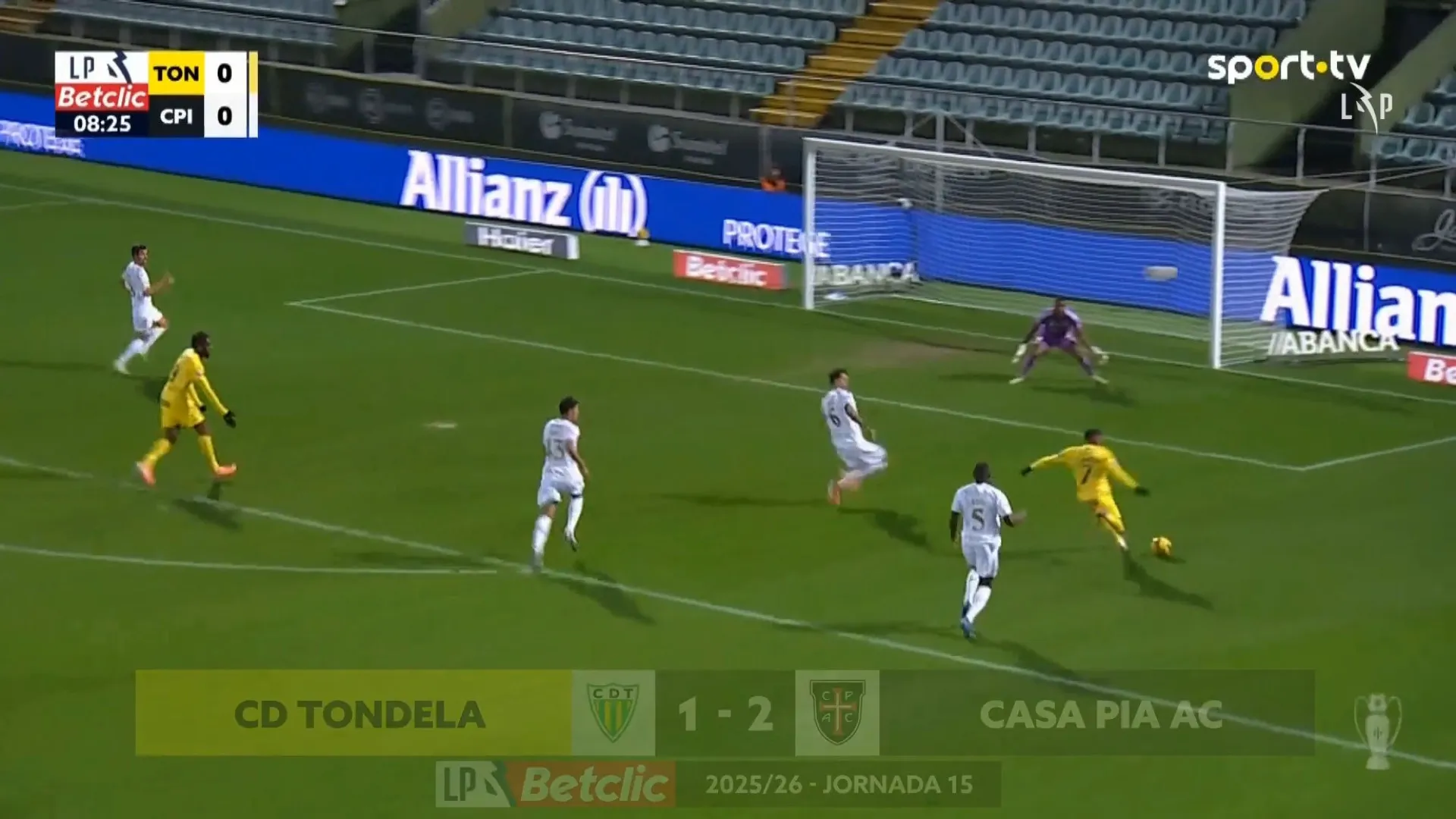 
                    Benfica lembra-se (bem) de Renato Nhaga, decisivo no Tondela-Casa Pia
                