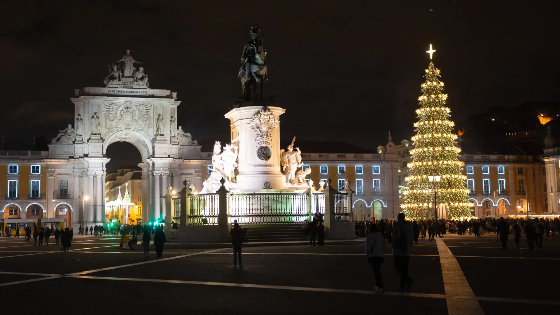 
                    Vem aí semana de chuva e aguaceiros (mas há aberta na véspera de Natal)
                