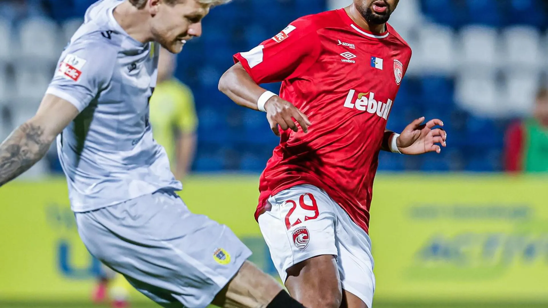 
                    EM DIRETO: Santa Clara-Arouca sem golos. Segue-se FC Porto e Benfica
                