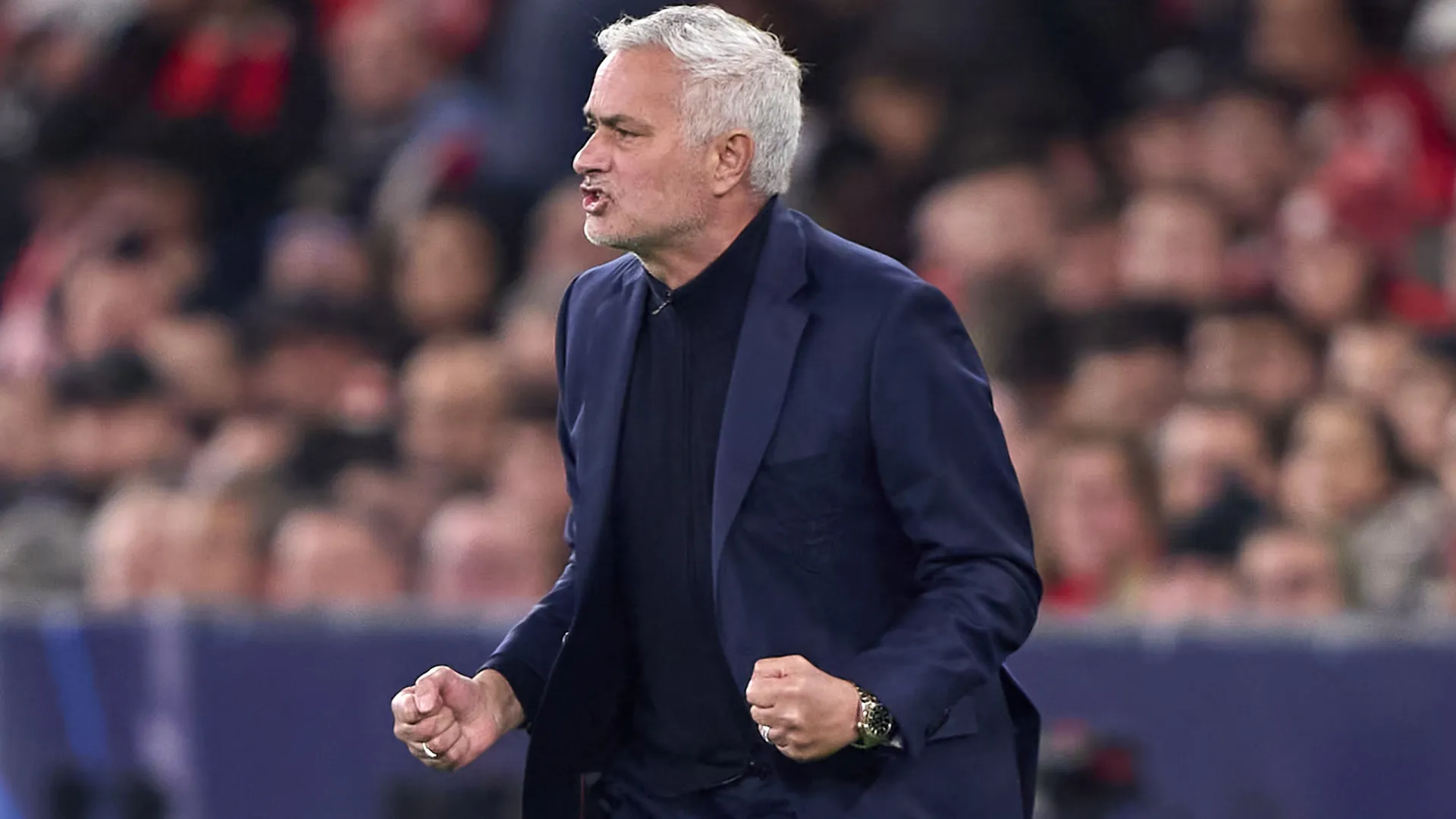 
                    'Reforços' a caminho do onze. O onze provável do Benfica com Famalicão
                