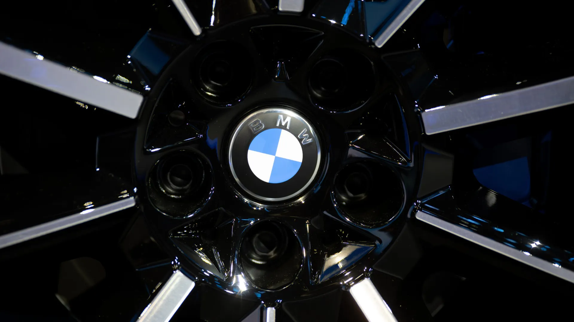 
                    Fábrica da BMW em Munique pronta para a Neue Klasse (e para o i3)
                