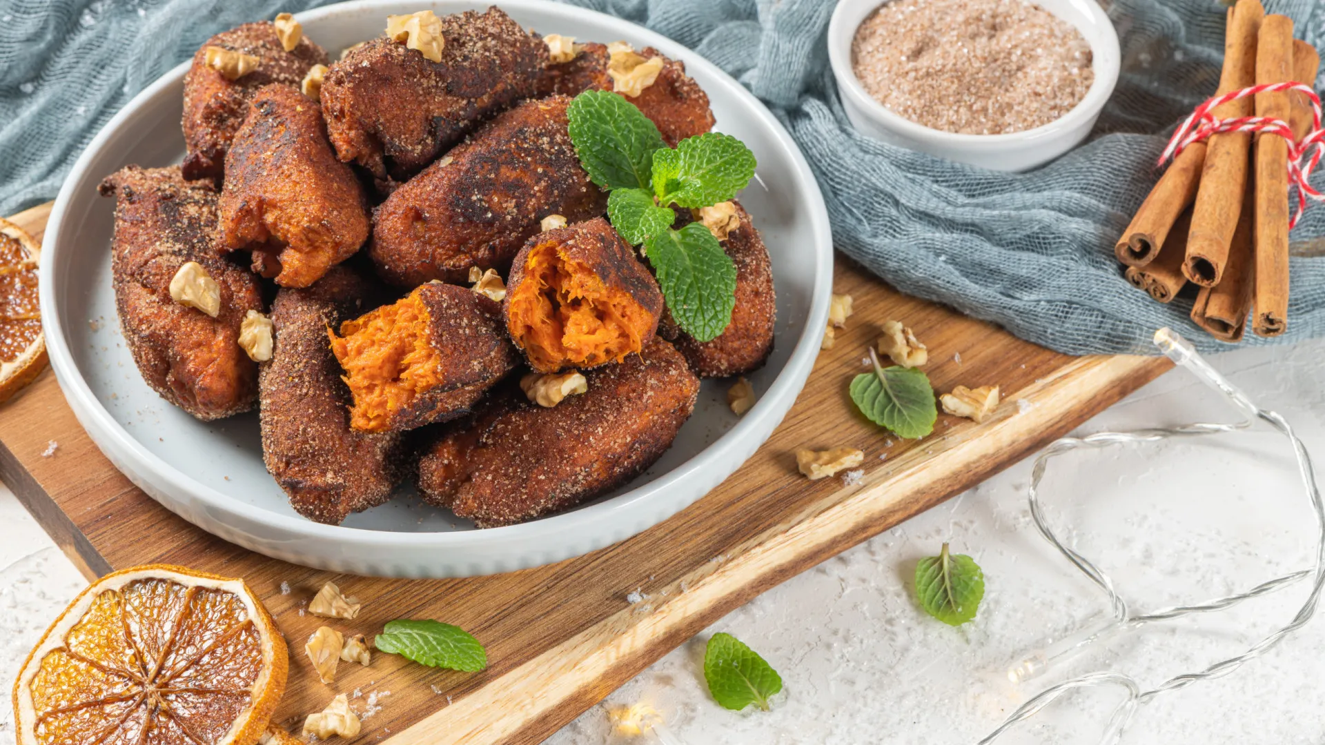 
                    Sabe o que são bilharacos? Duas receitas deste doce de Natal de Aveiro
                