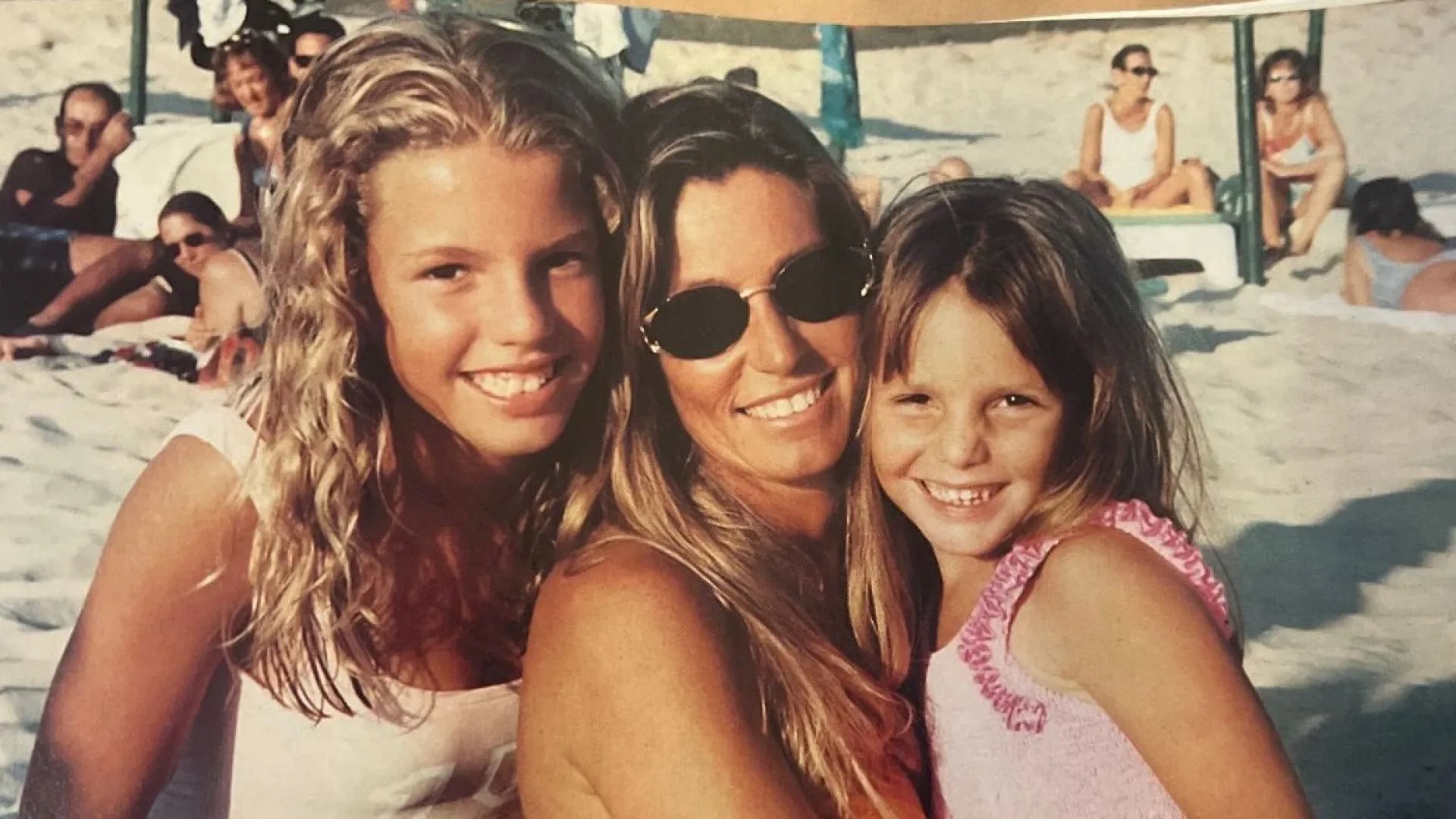 
                    Sabe quem são estas famosas? Uma delas faz hoje 69 anos
                