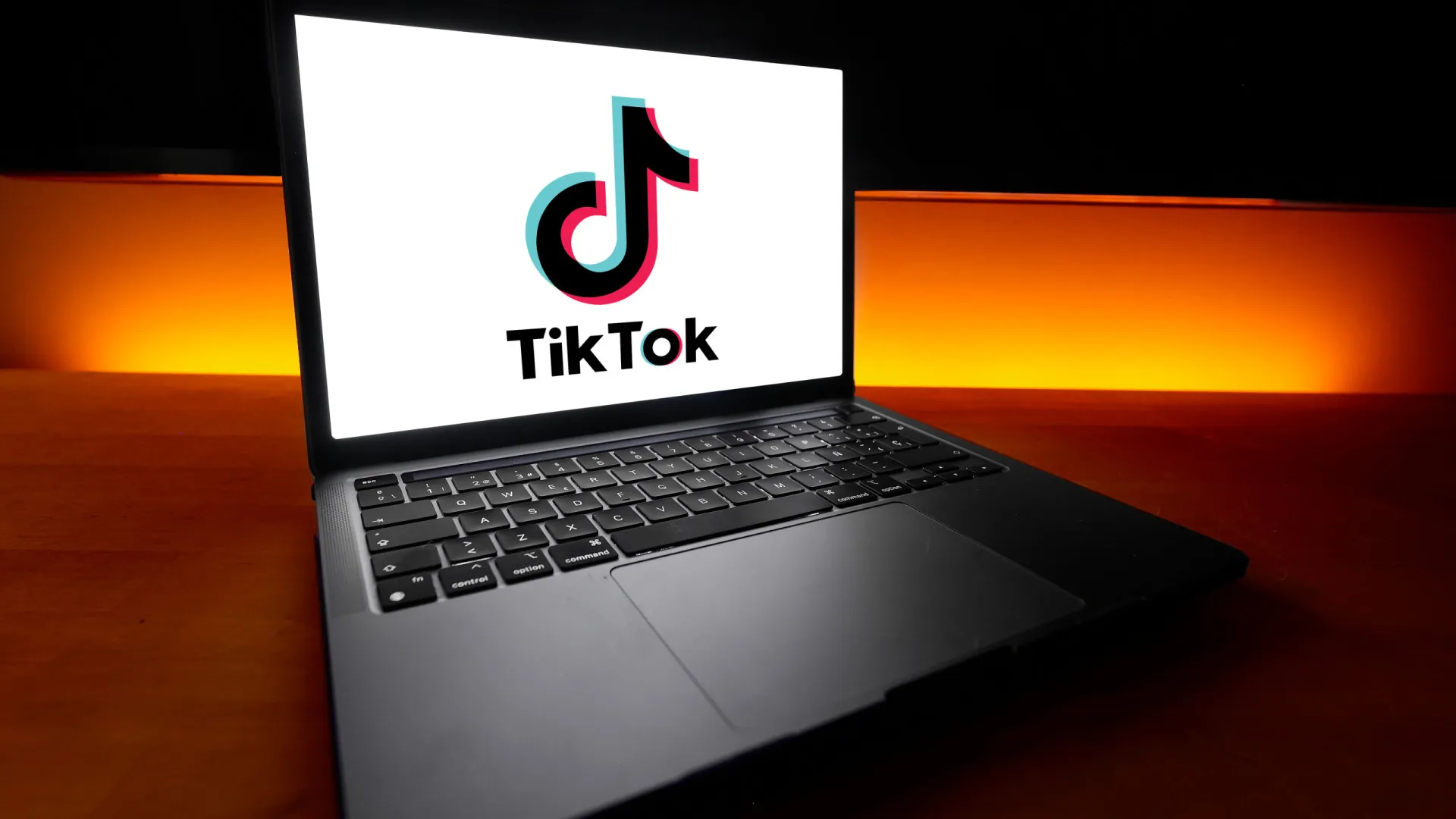 
                    Espanha acusa TikTok de transferir dados europeus para outros países
                