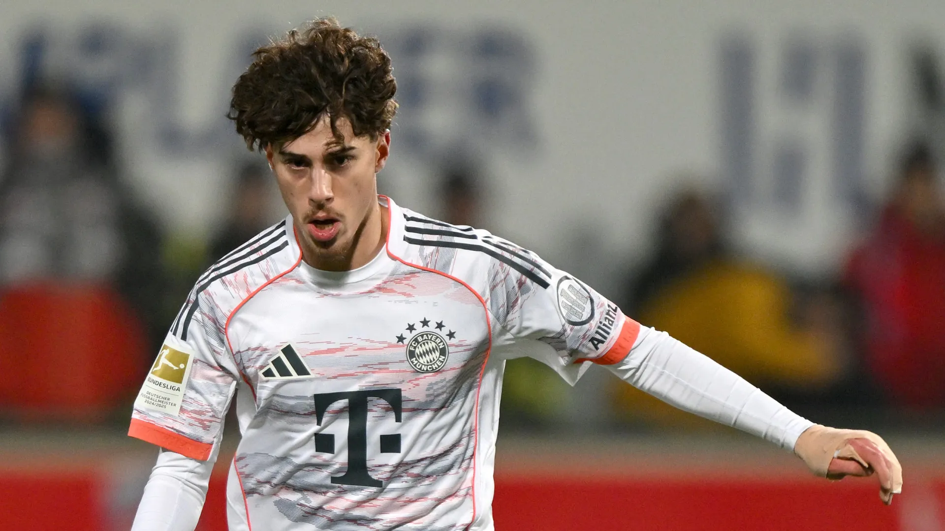 
                    Quem é David Daiber, o Kimmich português que está a dar cartas no Bayern?
                