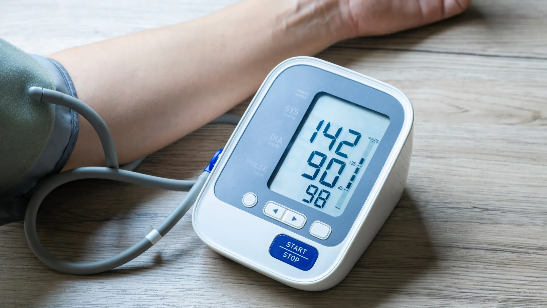 
                    Tensão arterial no limite? Cinco hábitos matinais que ajudam a reduzir
                