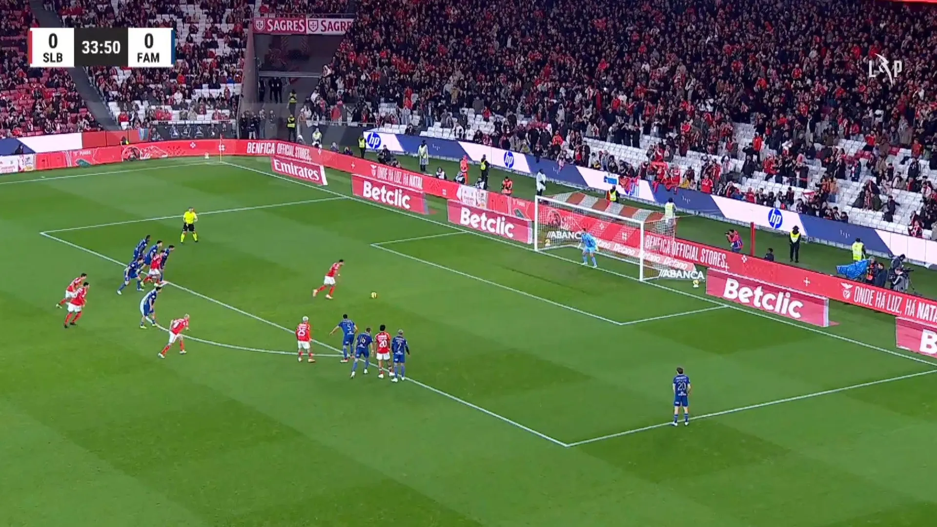 
                    Penálti ajuda Benfica desbloquear o nulo na receção ao Famalicão
                