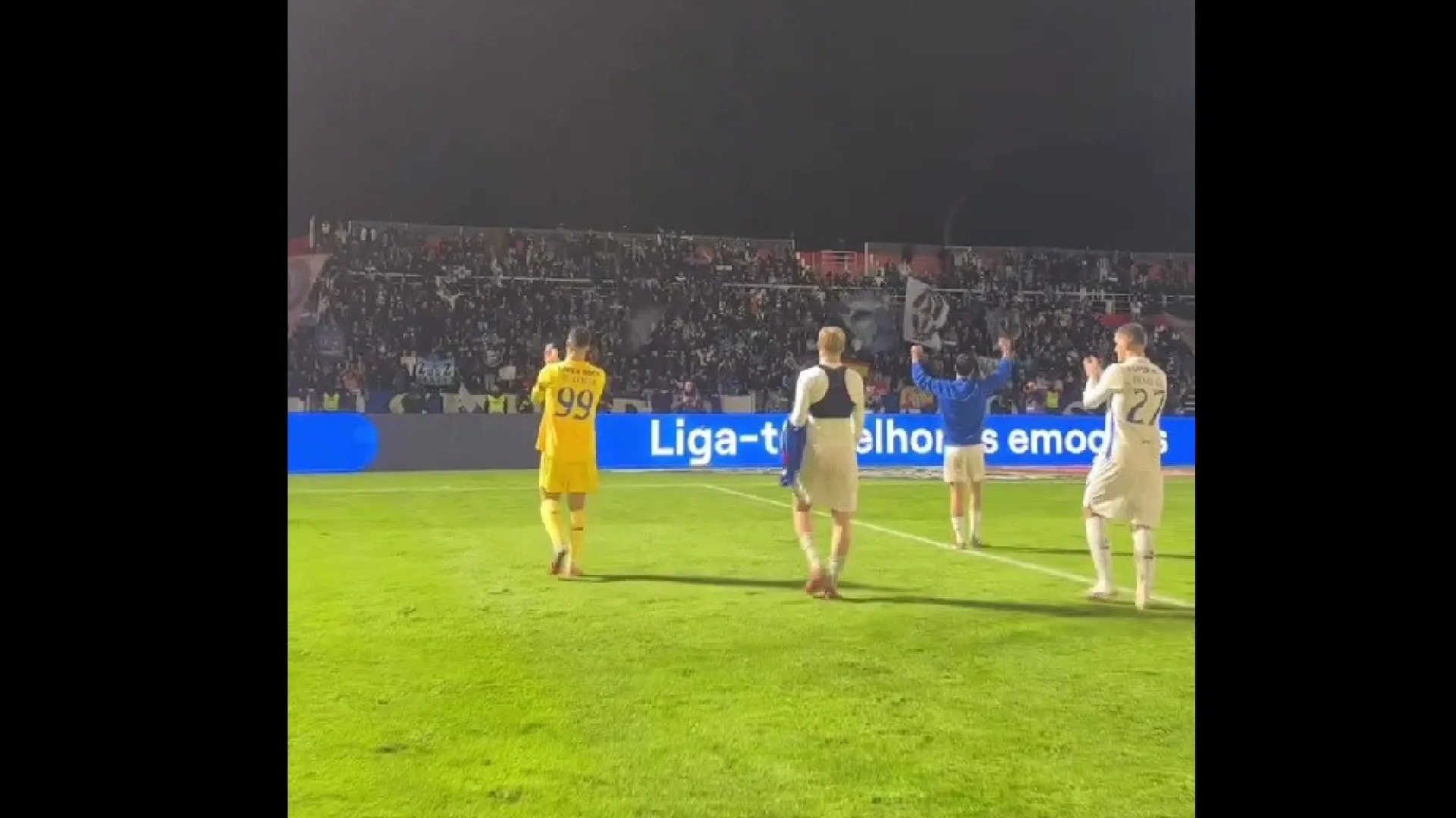 
                    FC Porto fugiu a Sporting e Benfica e adeptos reagiram assim em Alverca
                