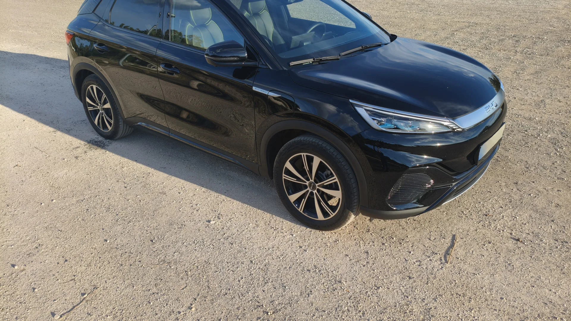 
                    BYD Atto 3. Conduzimos o SUV que nos 'dá música'
                