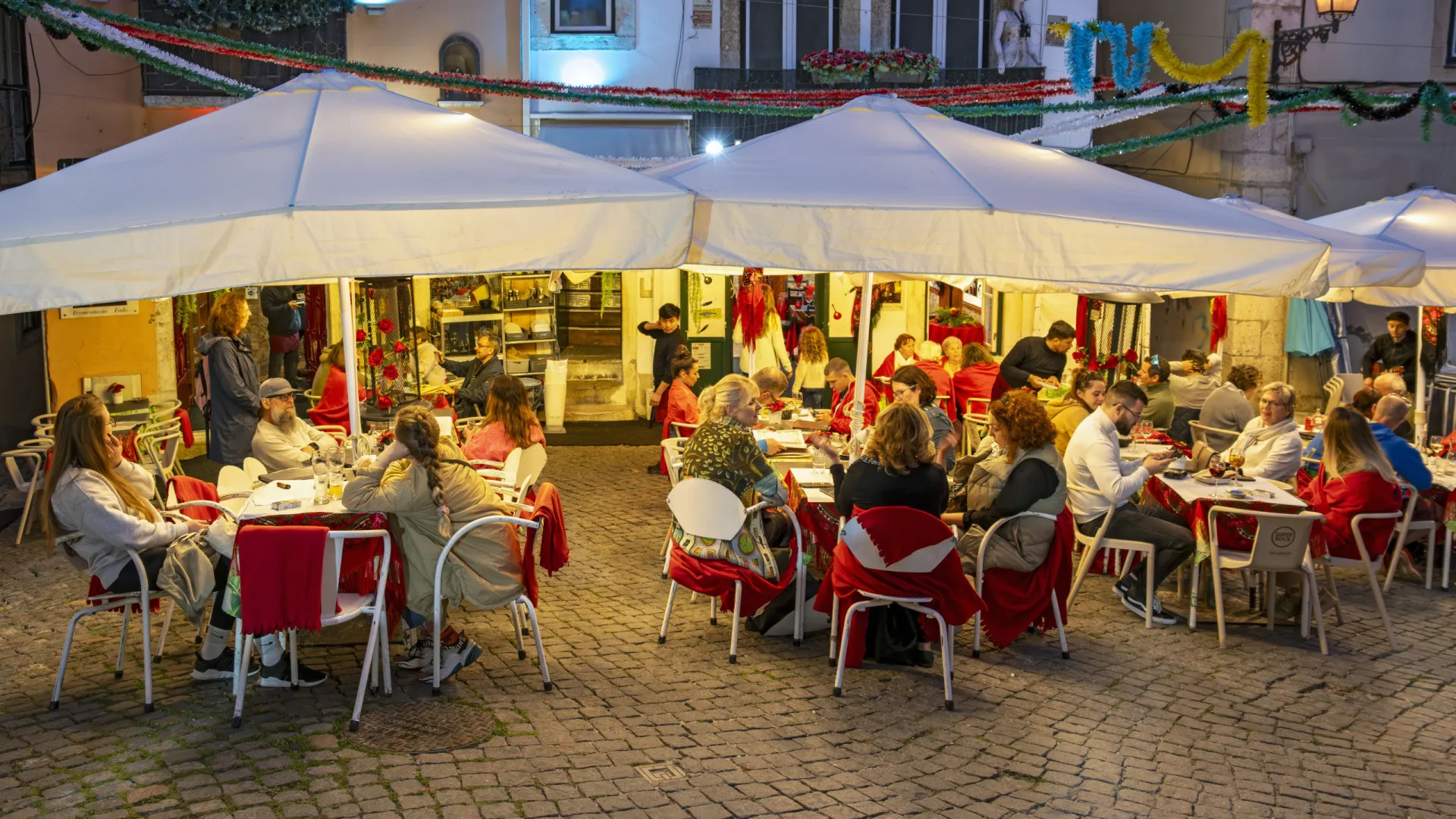 Restauração e hotelaria acordam aumentos salariais médios de 5% para 2026