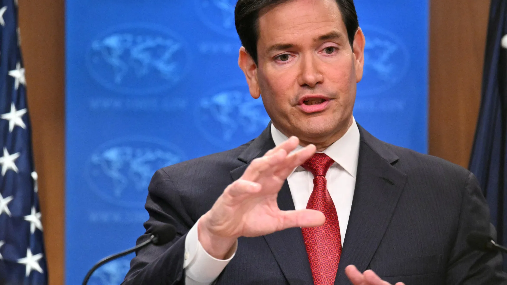 
                    Estados Unidos anunciam dois voos humanitários para Cuba em plena tensão
                