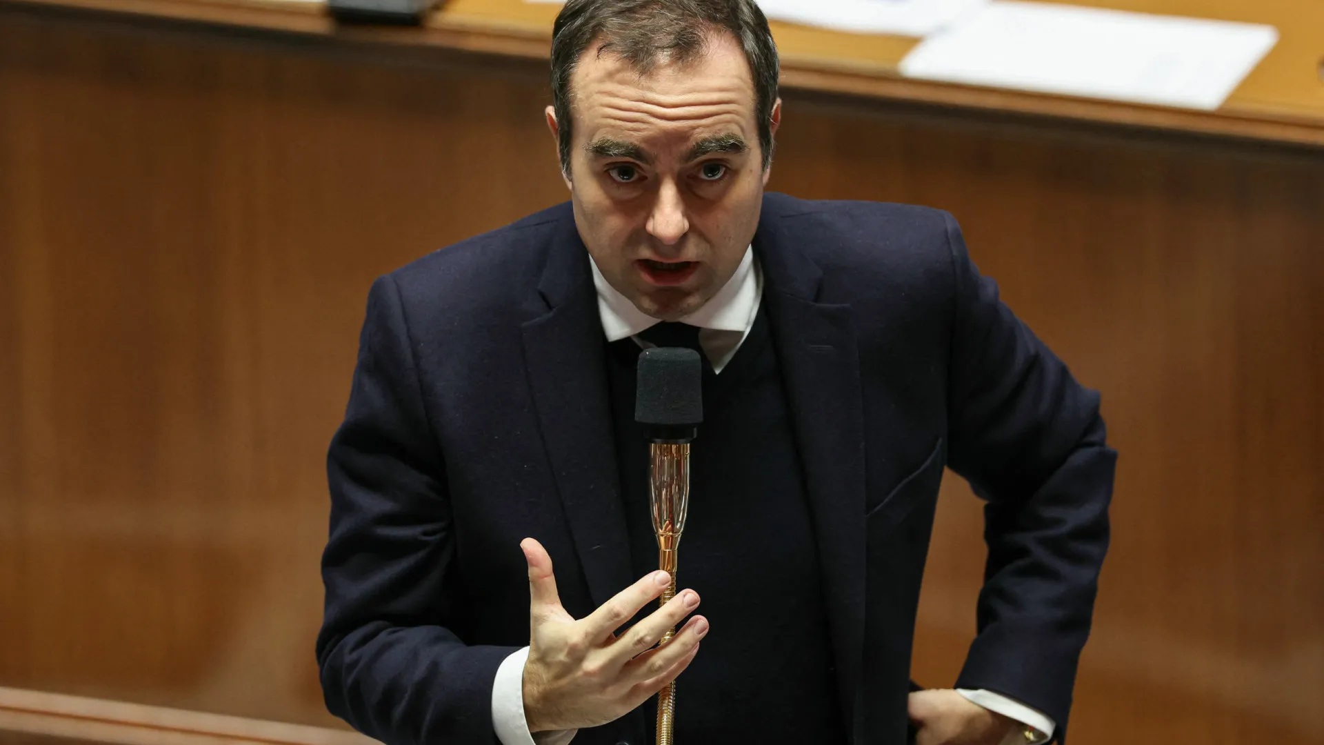 
                    Lecornu considera possível acordo para orçamento de 2026 em França
                