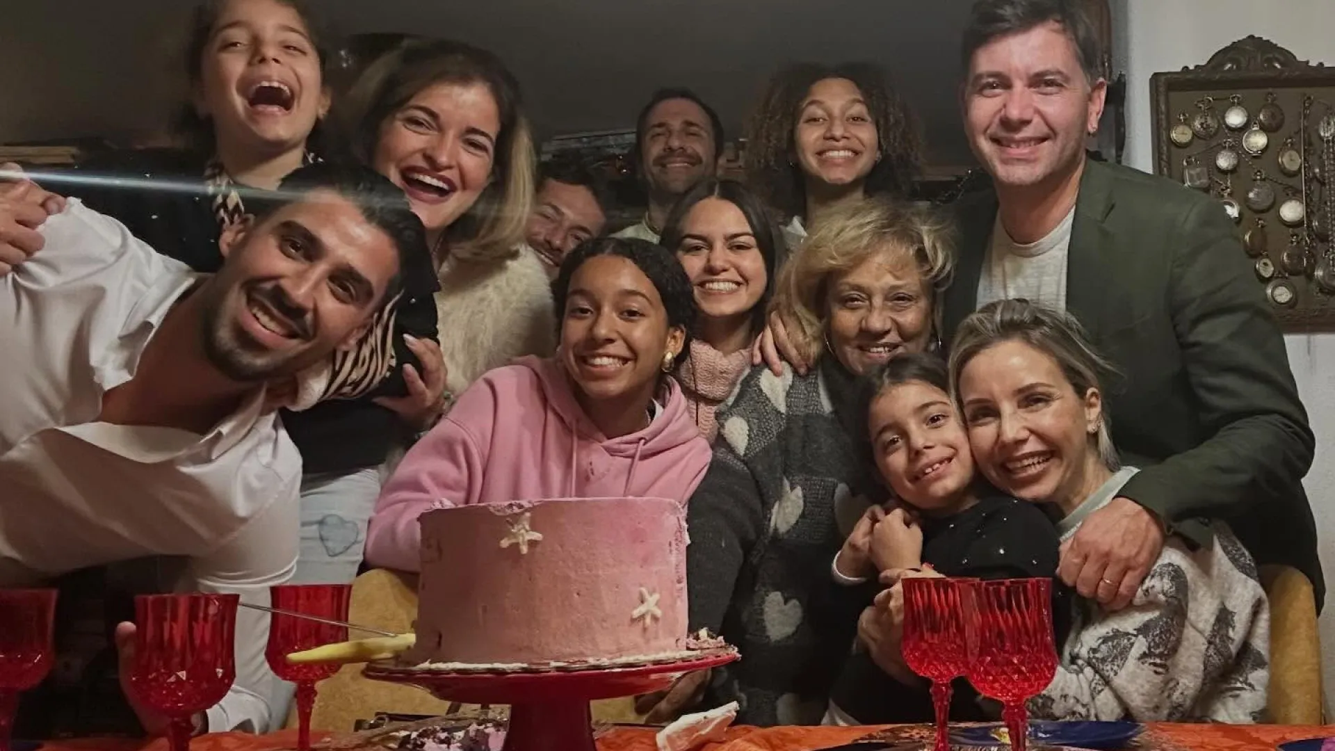 
                    Luciana Abreu recorda nascimento prematuro das gémeas: 