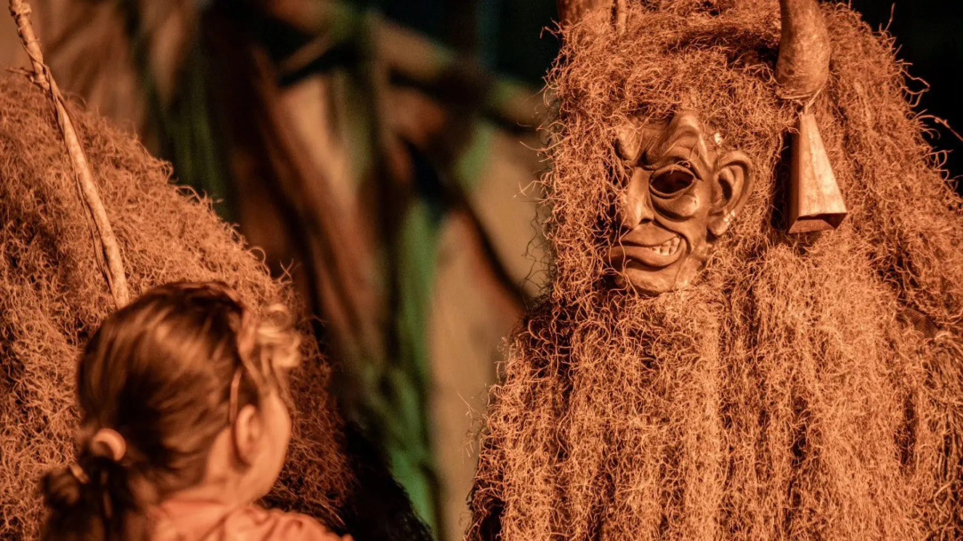 
                    Pai Natal fofinho? Há uma cidade no Brasil onde é o oposto. Entenda
                