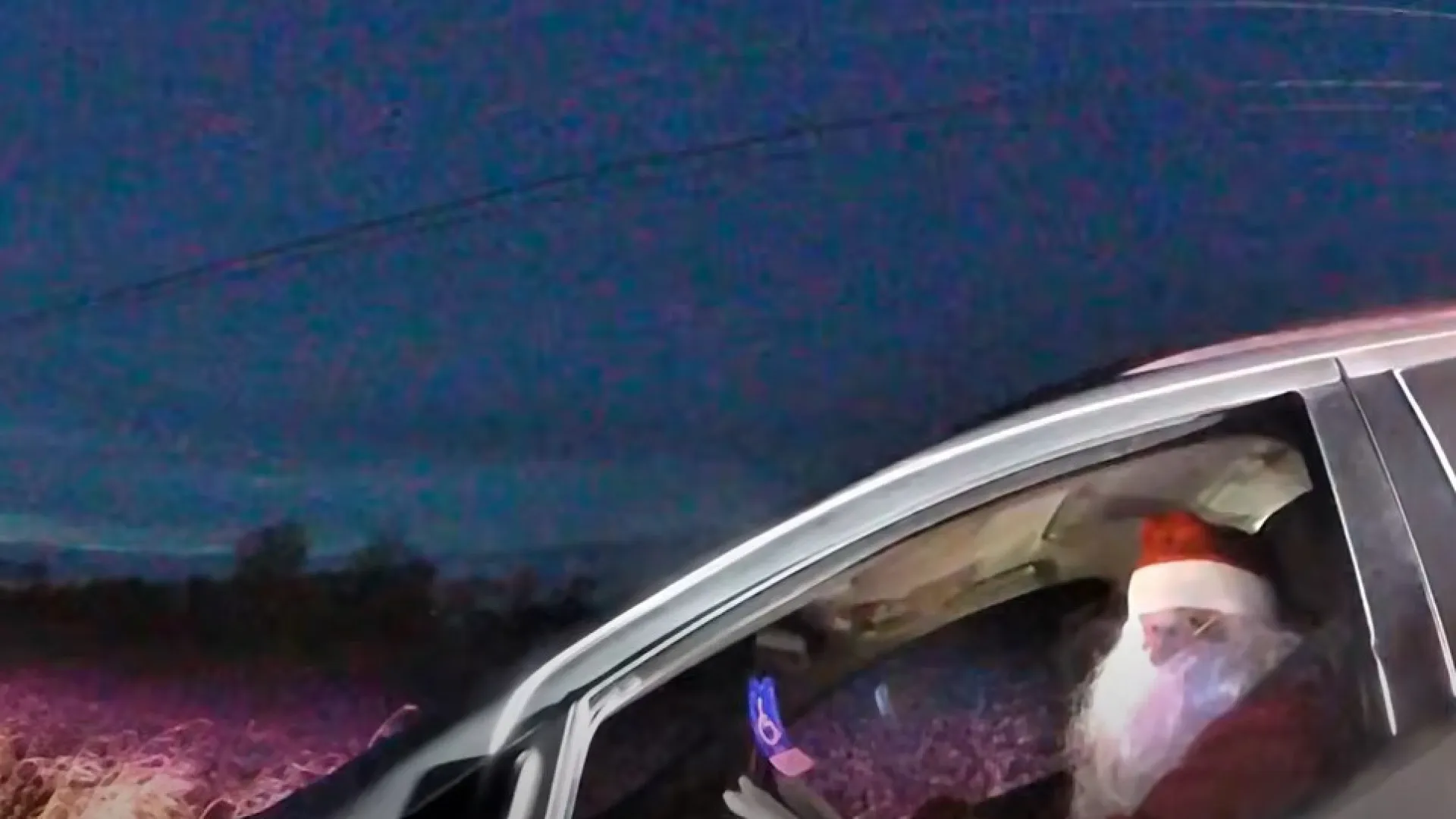 
                    Pai e Mãe Natal parados por excesso de velocidade nos EUA (e há vídeo)
                