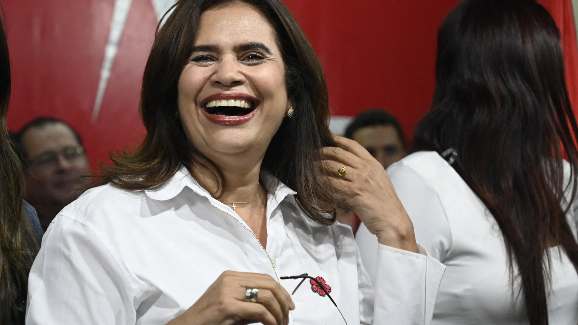 
                    Candidata derrotada nas Honduras acusa Conselho Eleitoral de fraude
                