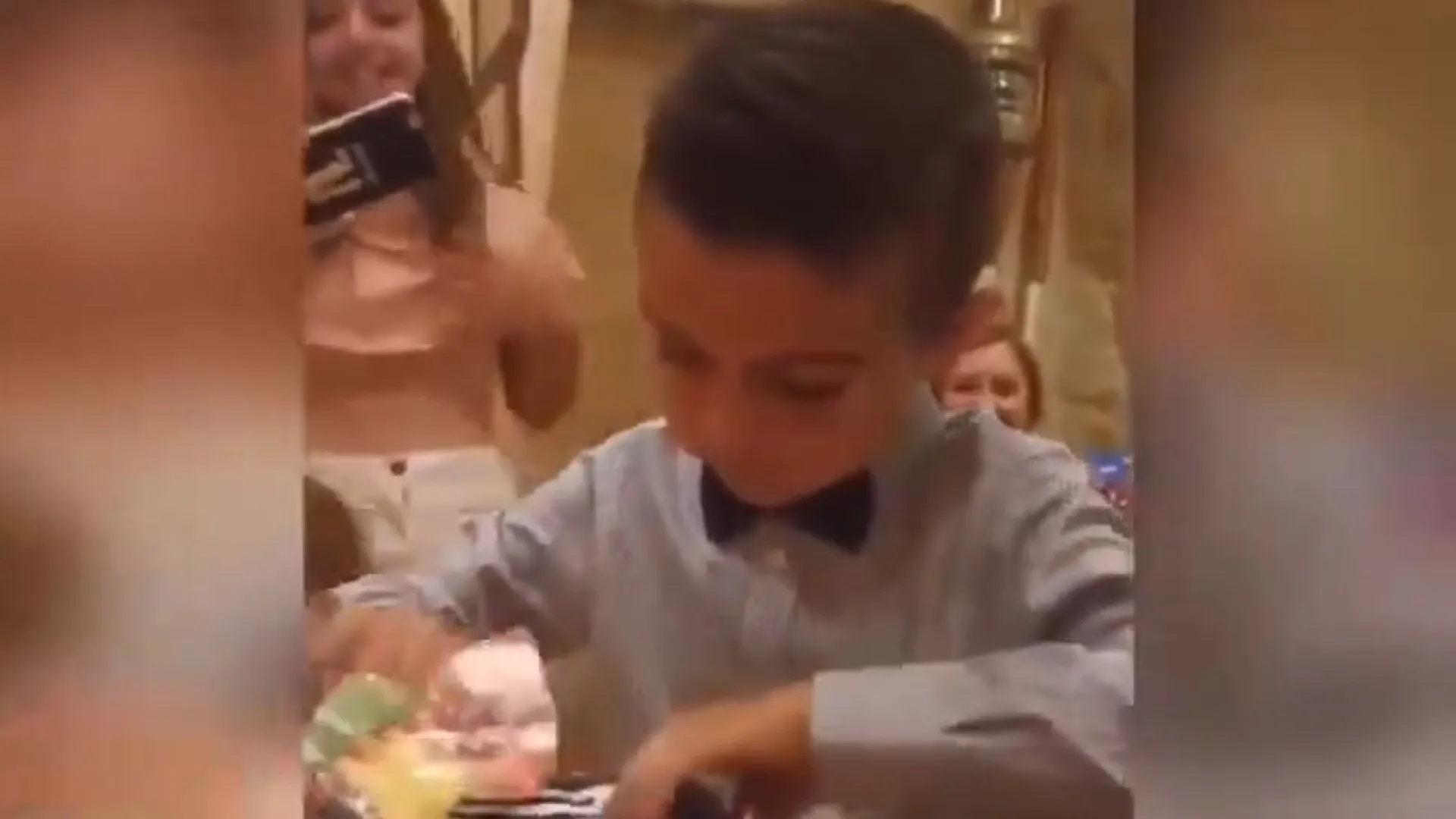 
                    Este adepto da Juventus recebeu uma camisola do Inter e a reação diz tudo
                