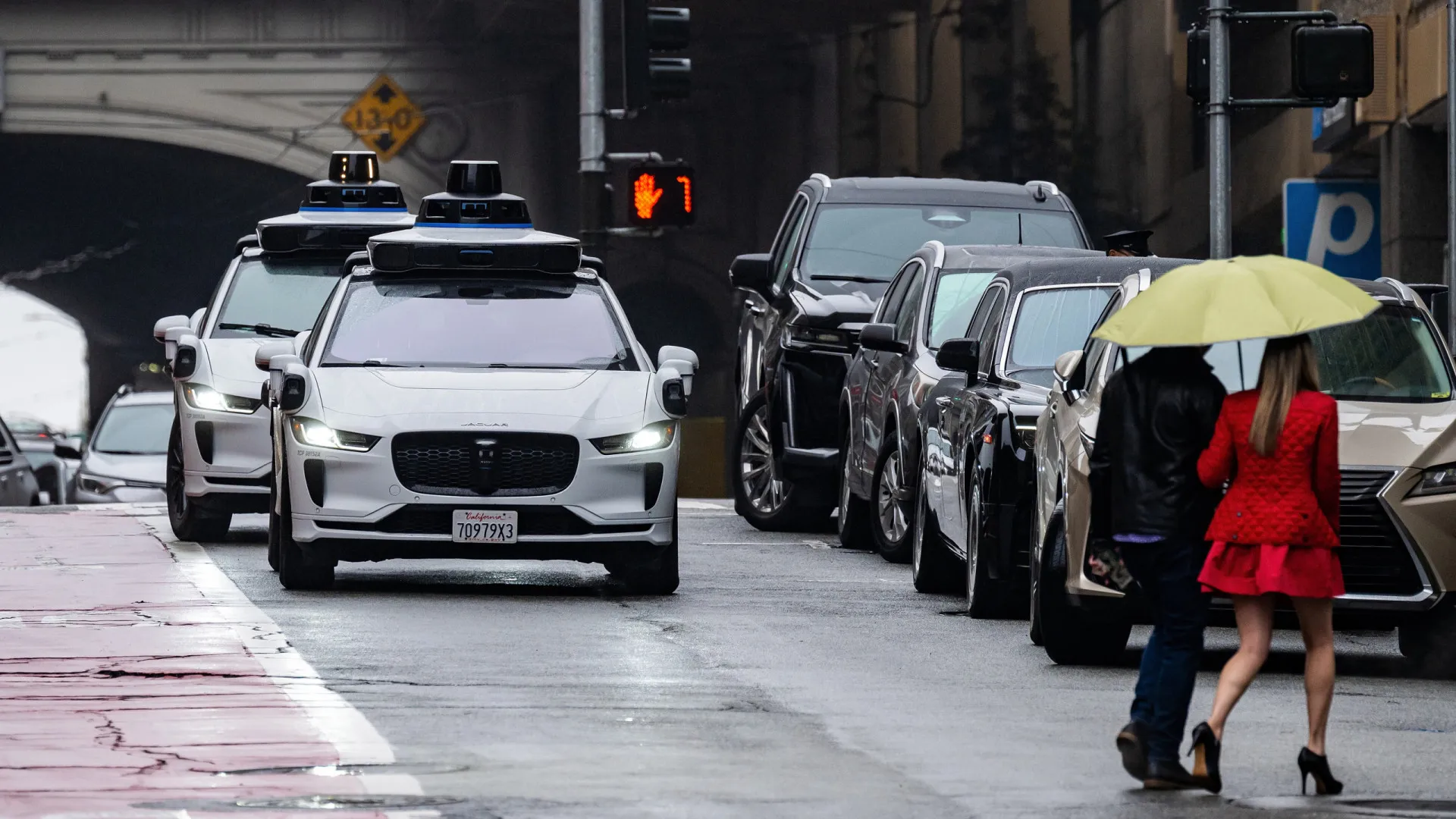 
                    Waymo reage à paragem dos robotáxis durante o apagão de São Francisco
                