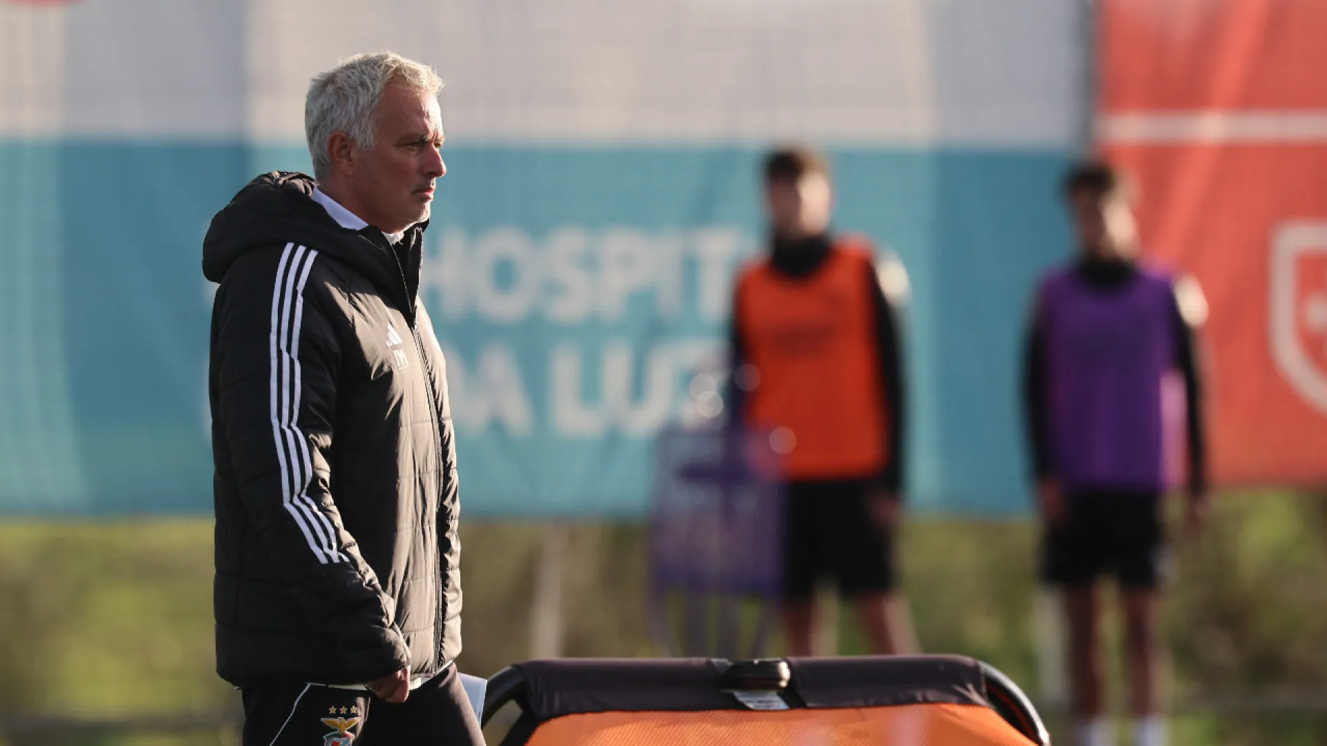 
                    Mourinho trabalha com 9 'dores da cabeça' na véspera do Benfica-Sp. Braga
                