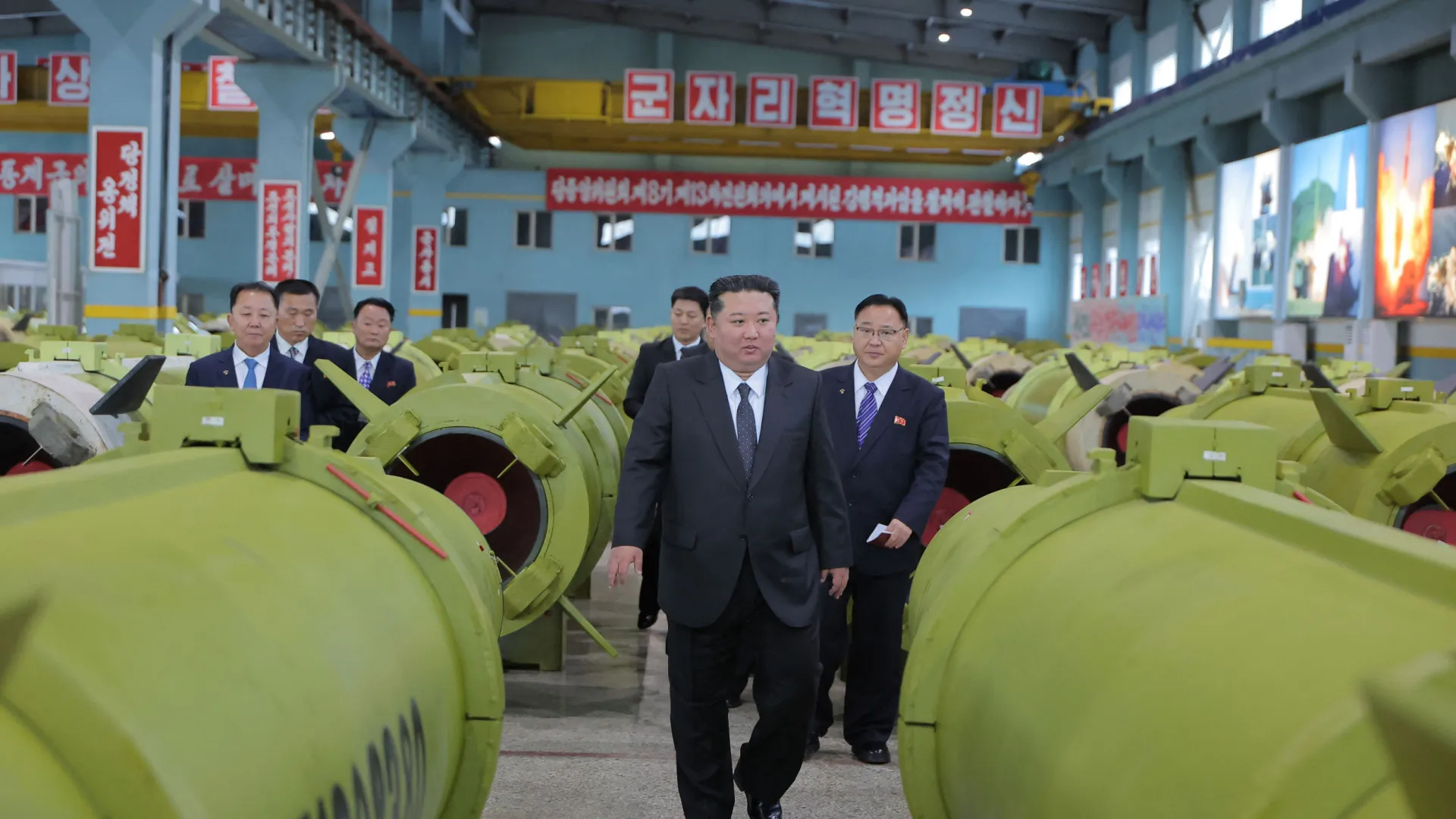 
                    Pyongyang vai enterrar em meados de abril soldados mortos na guerra na Ucrânia
                