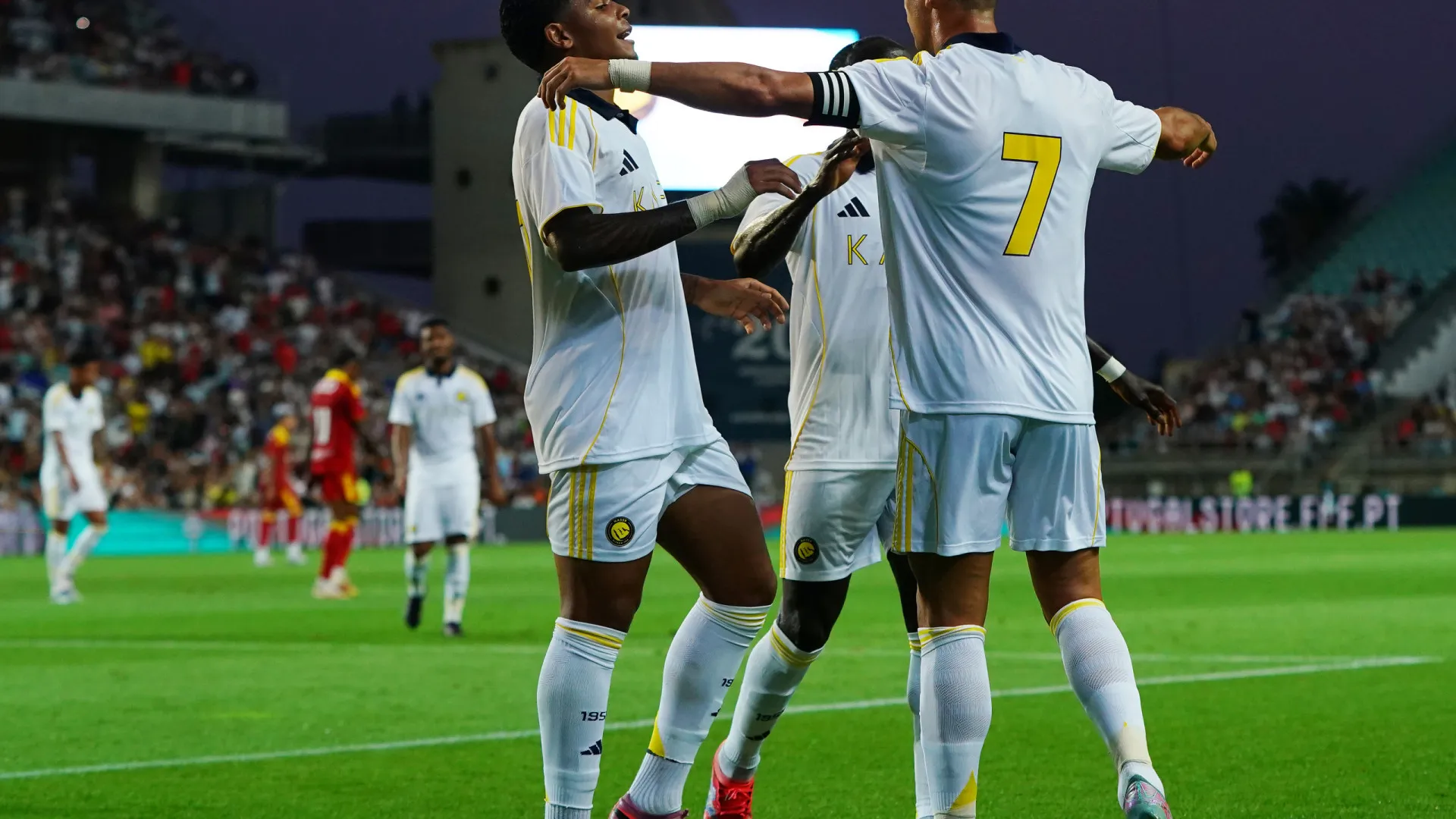 
                    'Revolução' das alas do Benfica segue com Wesley ou André Luiz
                