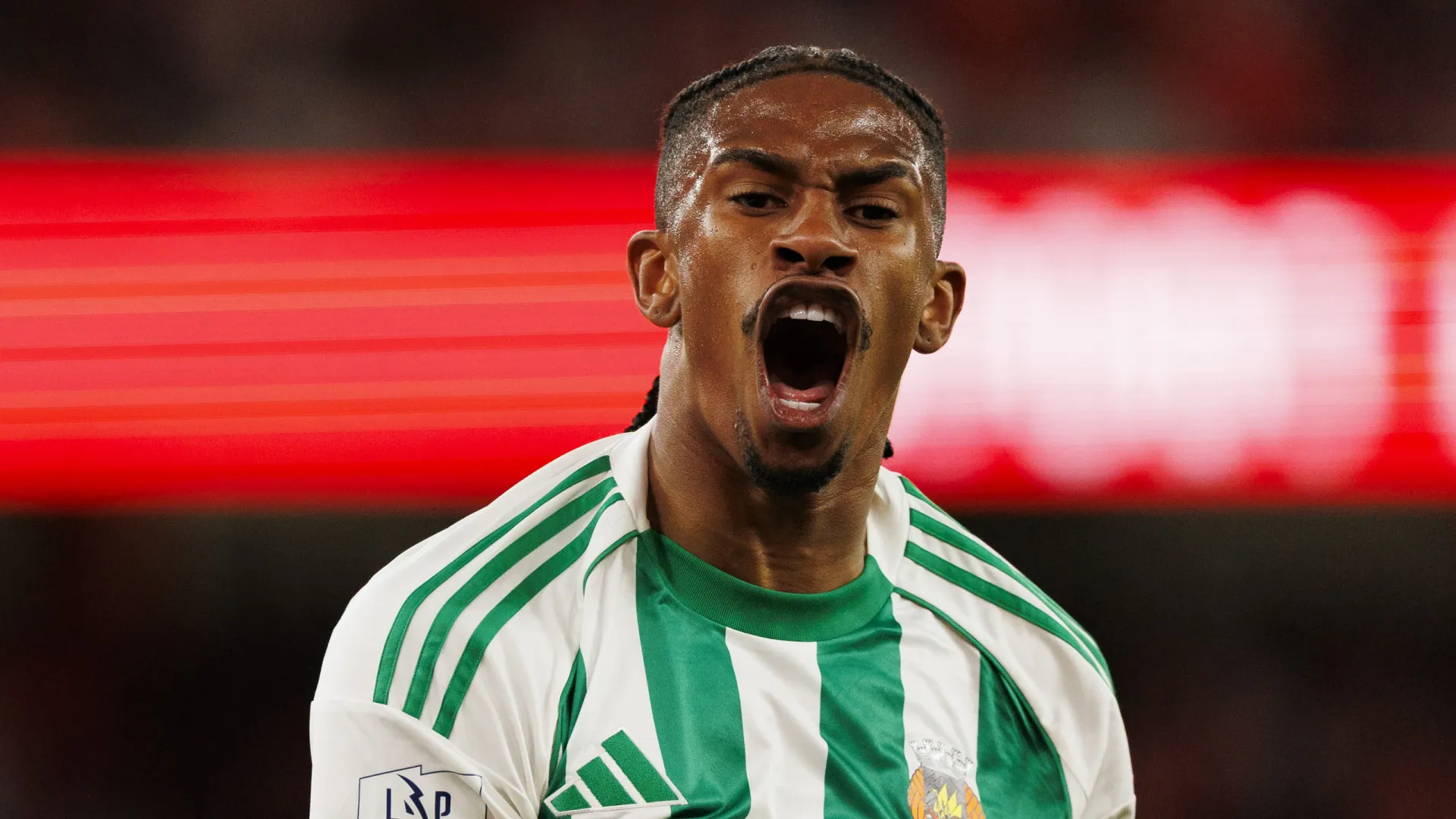 
                    EM DIRETO: Siga os rumores e os negócios do mercado de transferências
                