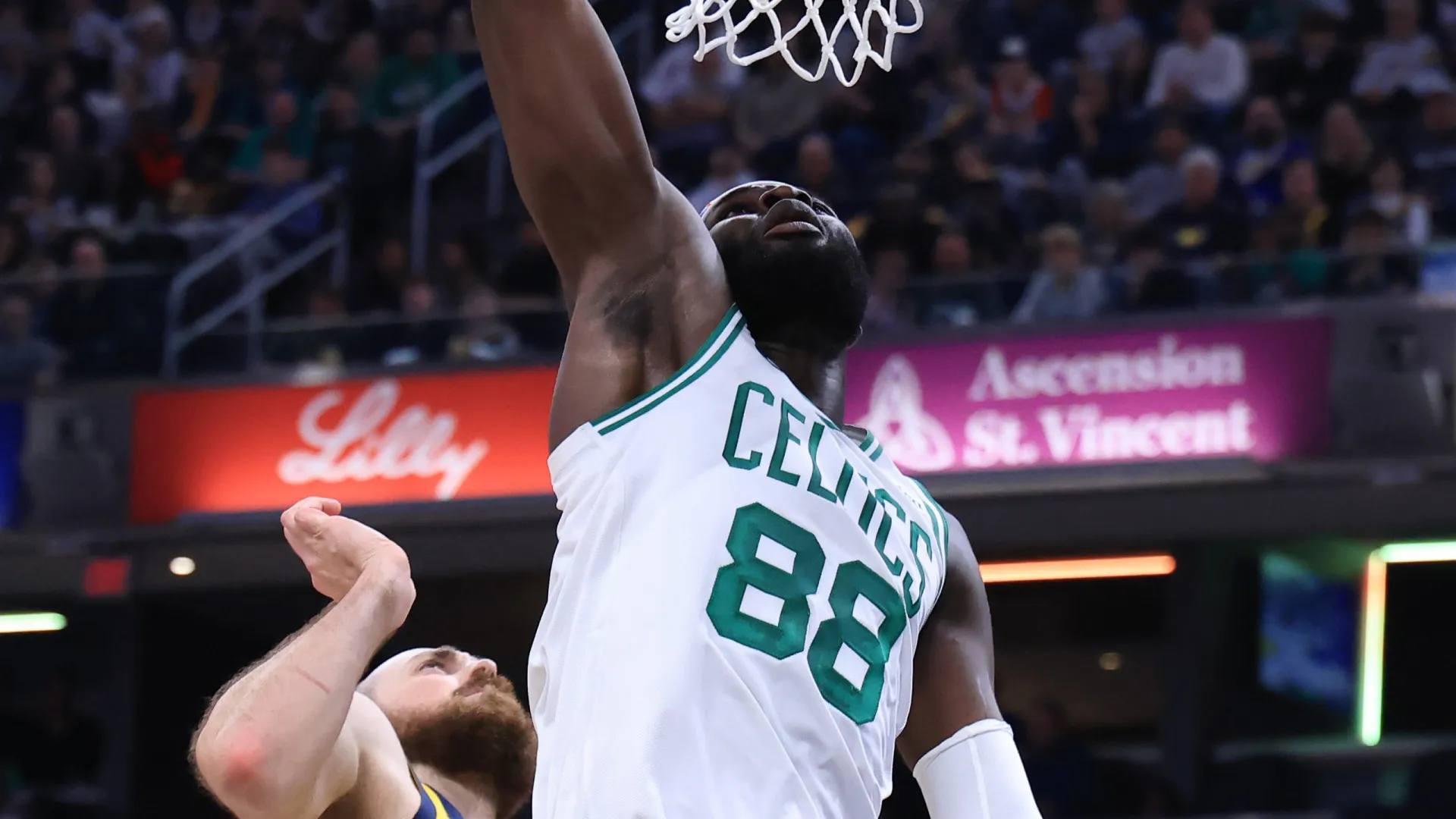 
                    Neemias Queta foi 'pau para toda a obra' no triunfo dos Boston Celtics
                