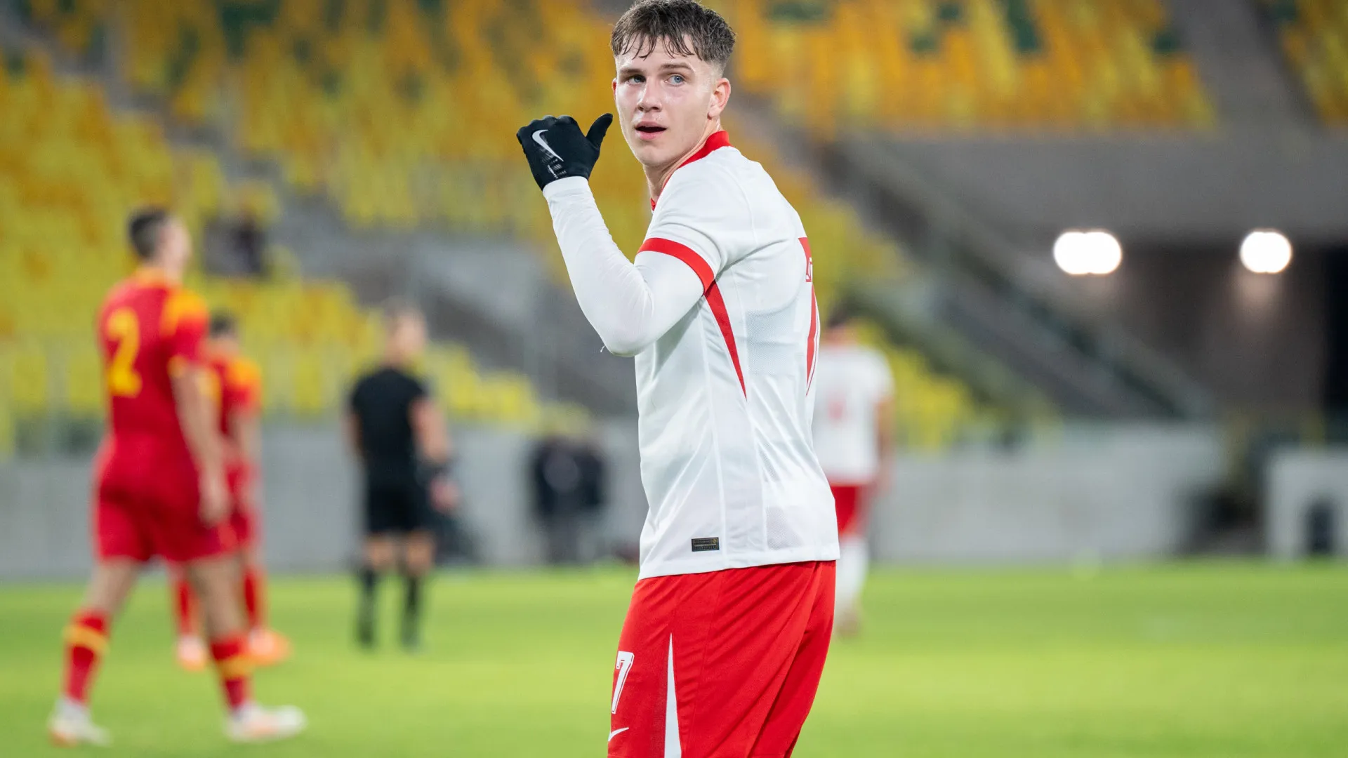 
                    FC Porto já terá chegado a acordo com Oskar Pietuszewski
                