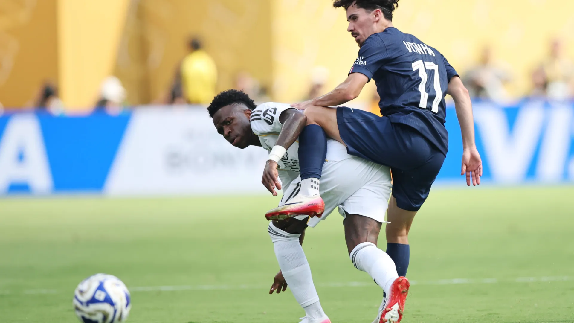 
                    Vitinha por Vinícius Jr. Eis o 