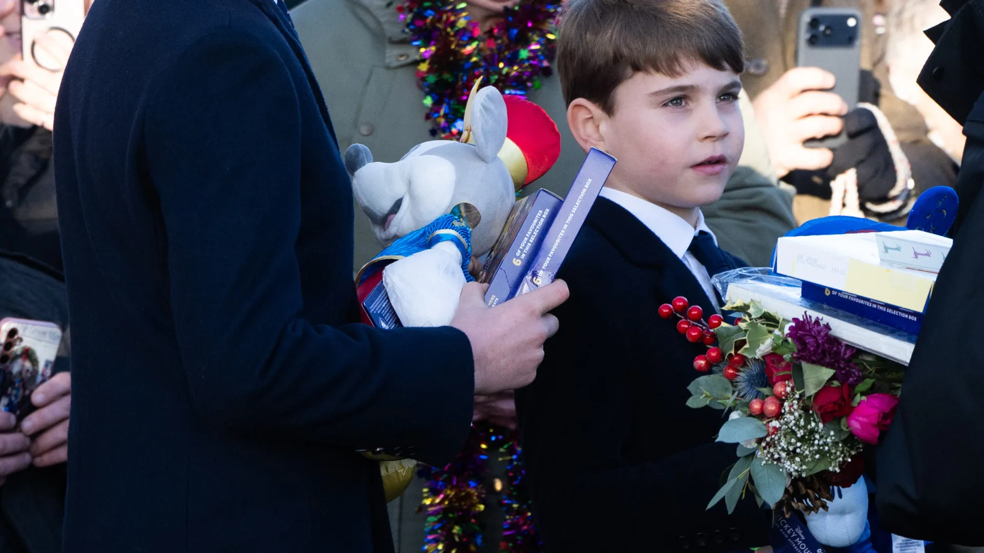 
                    Será que família real britânica pode aceitar prendas? Conheça o protocolo
                