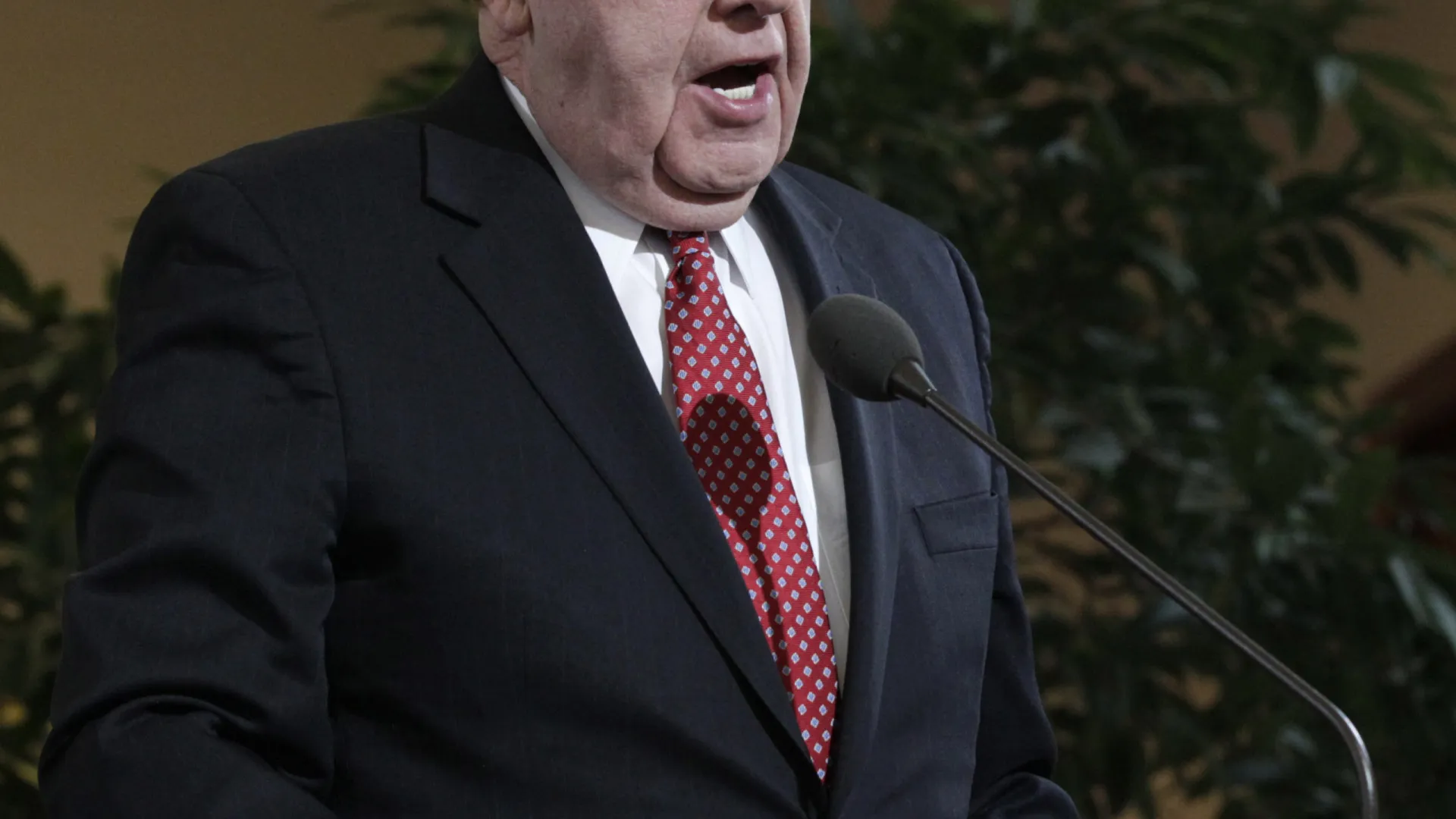 
                    Morreu Jeffrey R. Holland, dirigente da Igreja Mórmon. Tinha 85 anos
                