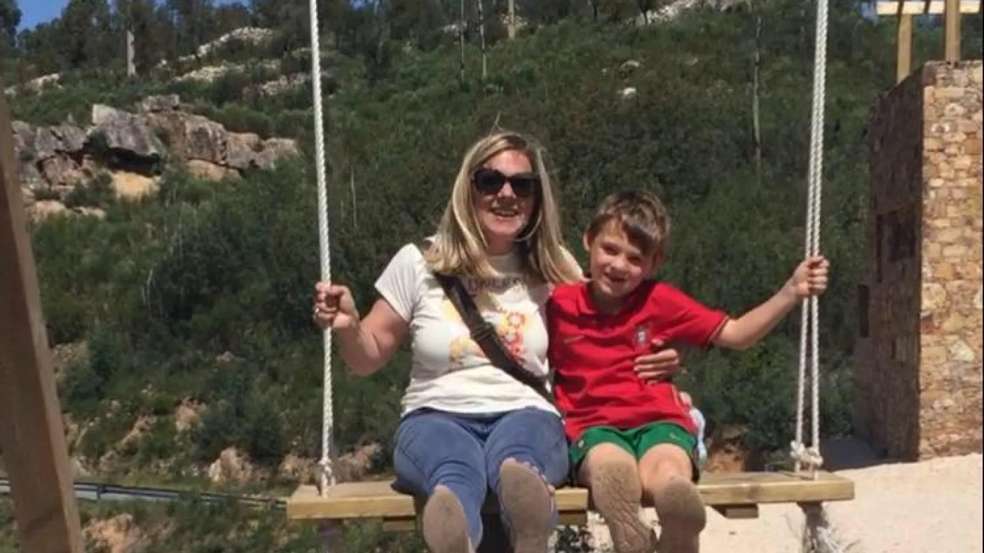 
                    Mãe de menino morto em Tomar confessa: 