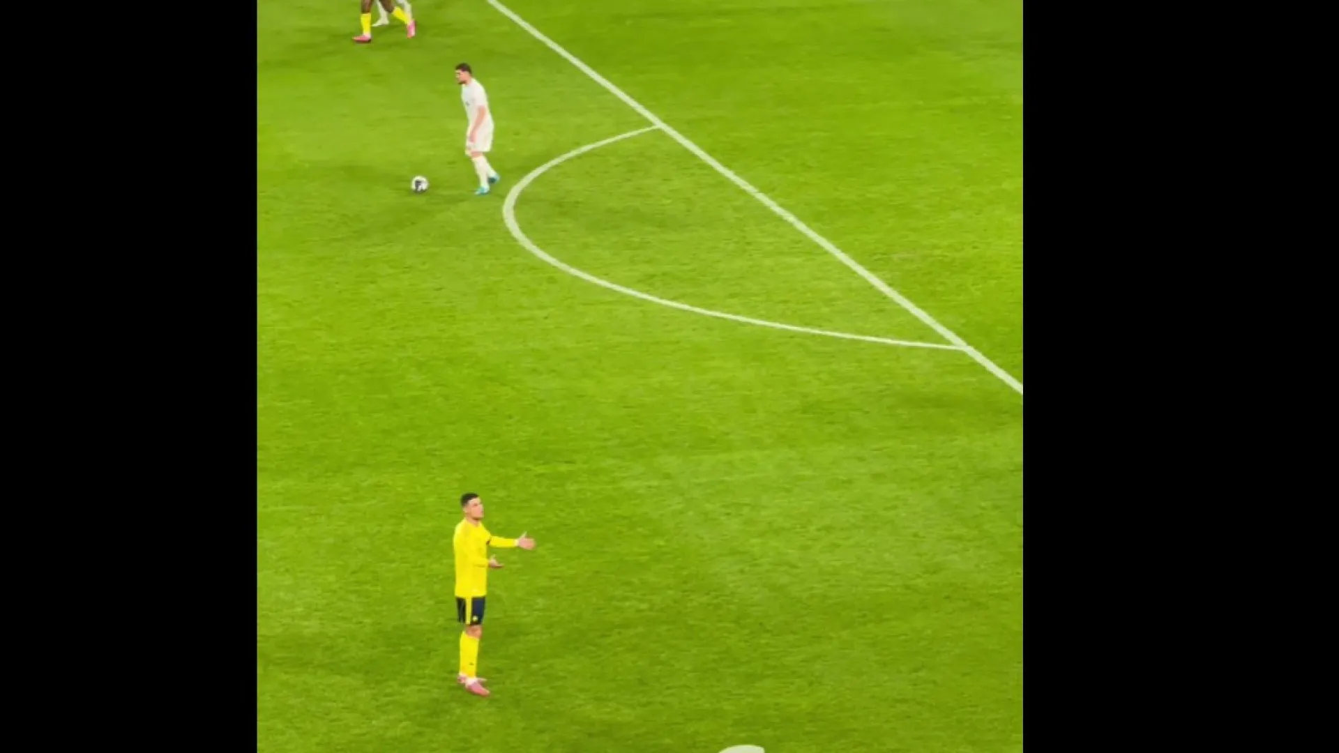 
                    Cristiano Ronaldo ficou incrédulo após VAR 'tirar-lhe' o hattrick
                