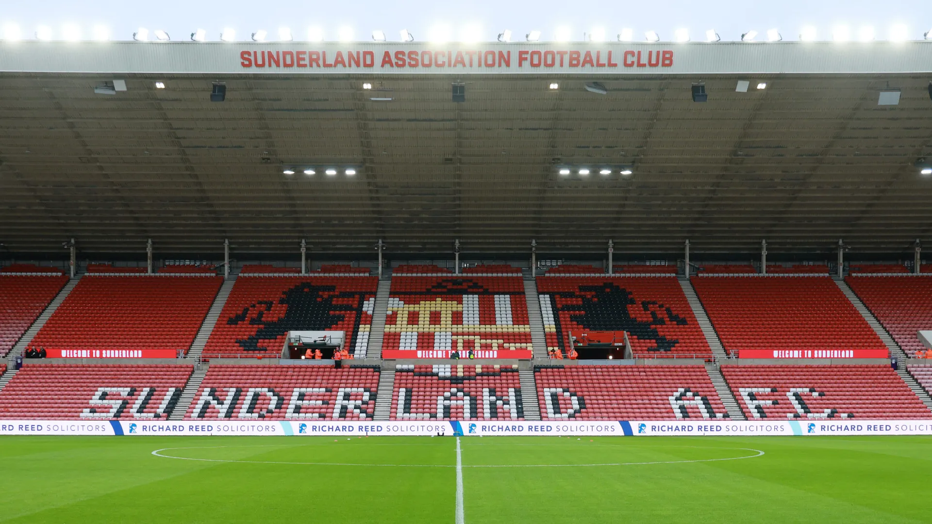 
                    EM DIRETO: Sunderland-Leeds abre domingo de Premier League
                