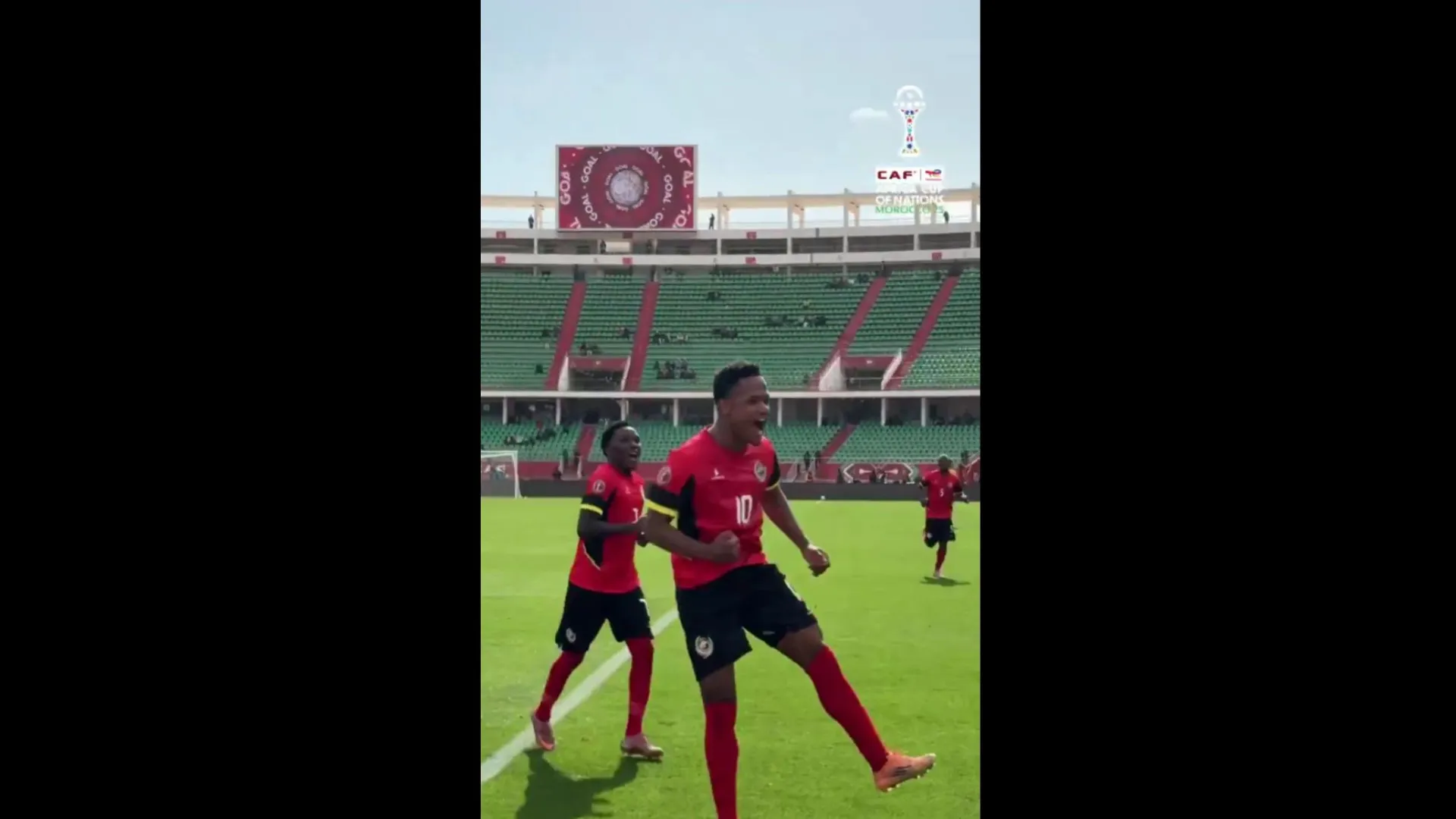 
                    CAN: O grito de Geny Catamo depois de marcar por Moçambique
                