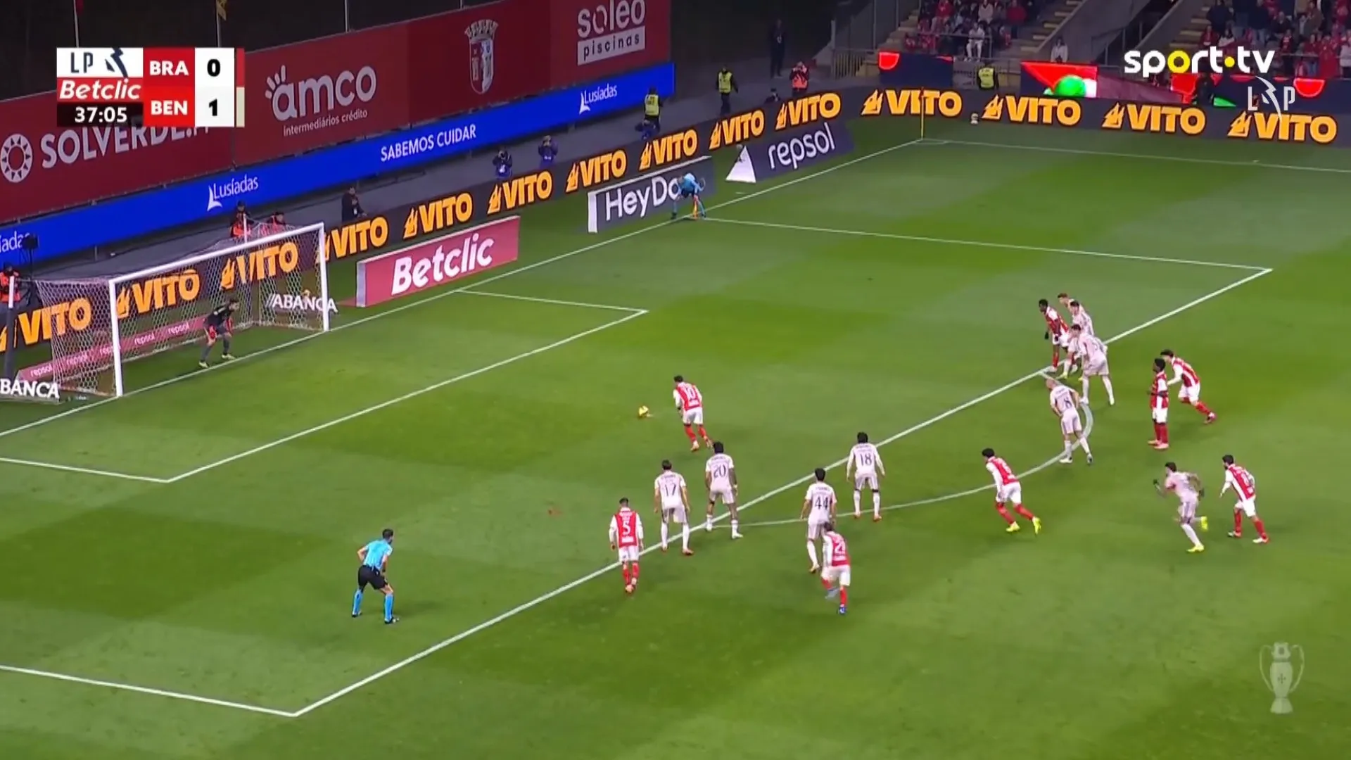 
                    Zalazar enganou Trubin no penálti assinalado no Sp. Braga-Benfica
                