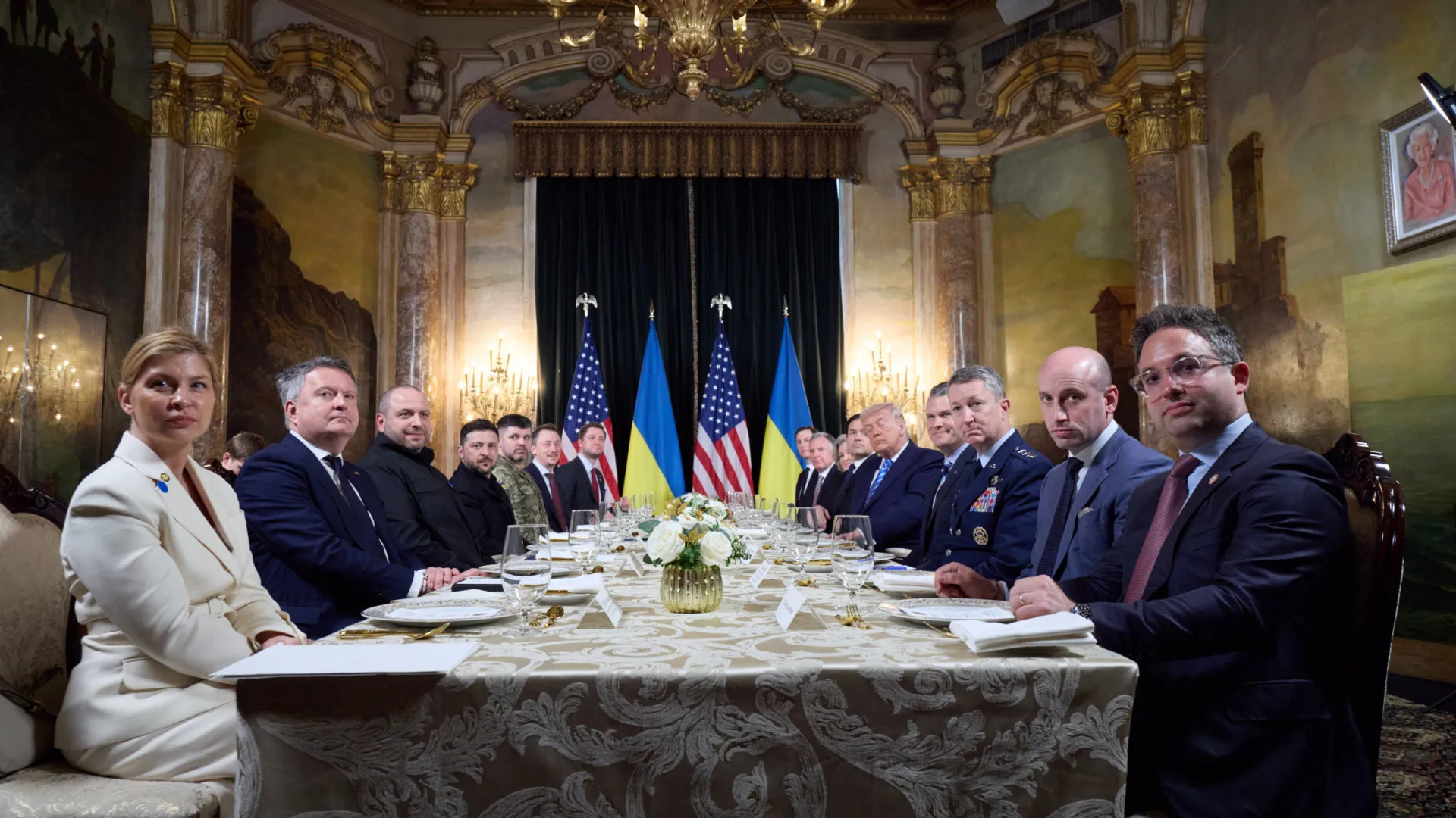 
                    Kyiv e Moscovo concordam em negociar através de grupo de trabalho
                