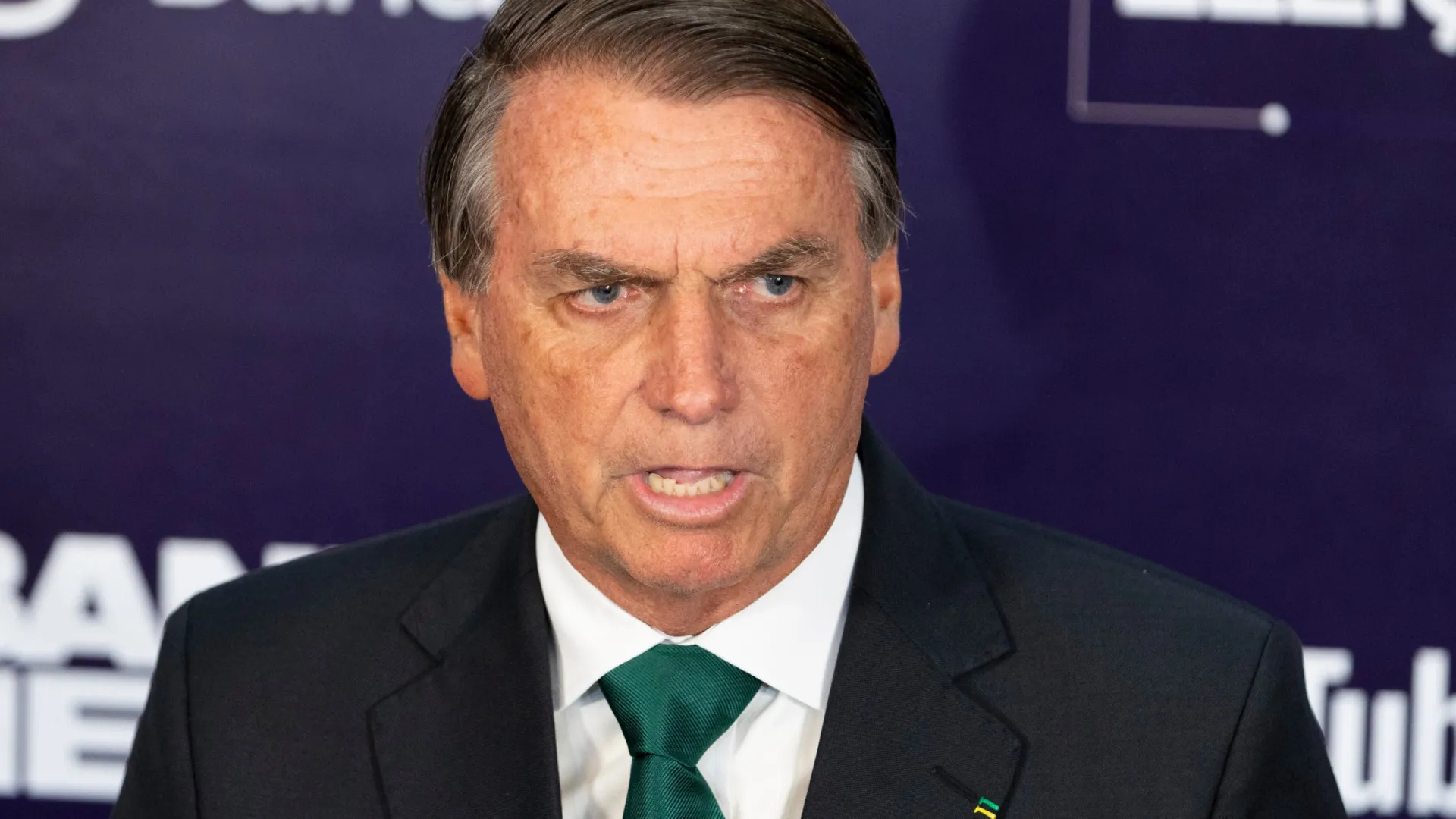 
                    A cirurgia a que Bolsonaro foi submetido para travar crise de soluços
                