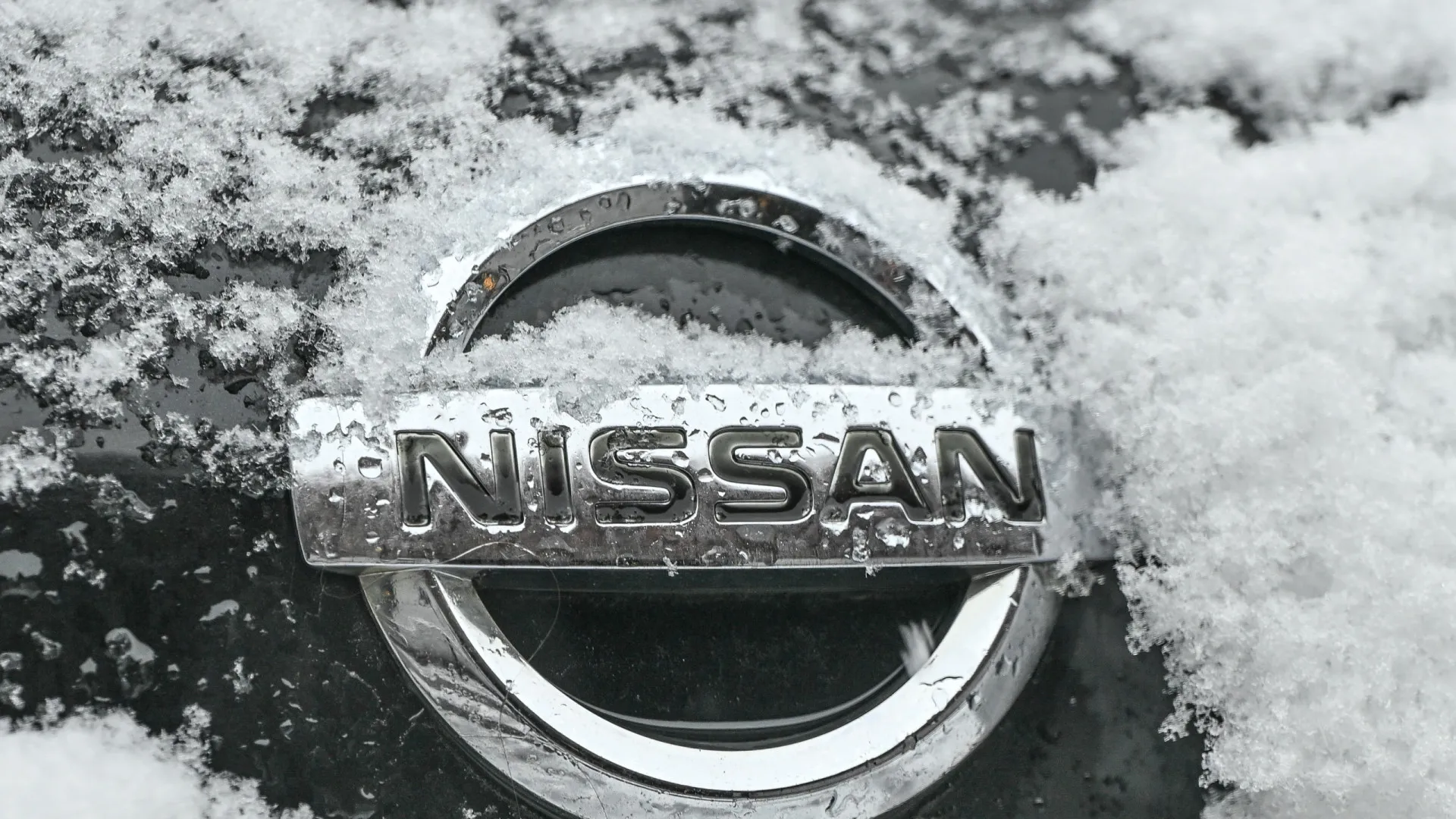 
                    Nissan volta a perder produção e vendas em novembro face a 2024
                