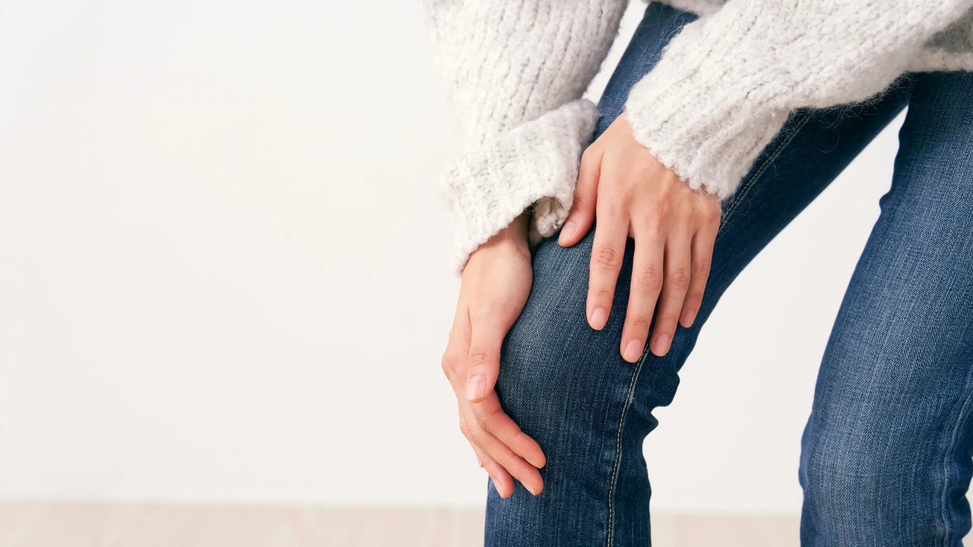 
                    É por isto que fica com dores nos joelhos quando está frio
                