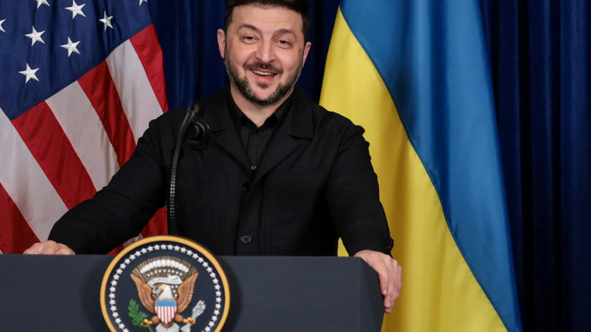 
                    Zelensky coordena próxima etapa de negociações com enviado dos EUA
                