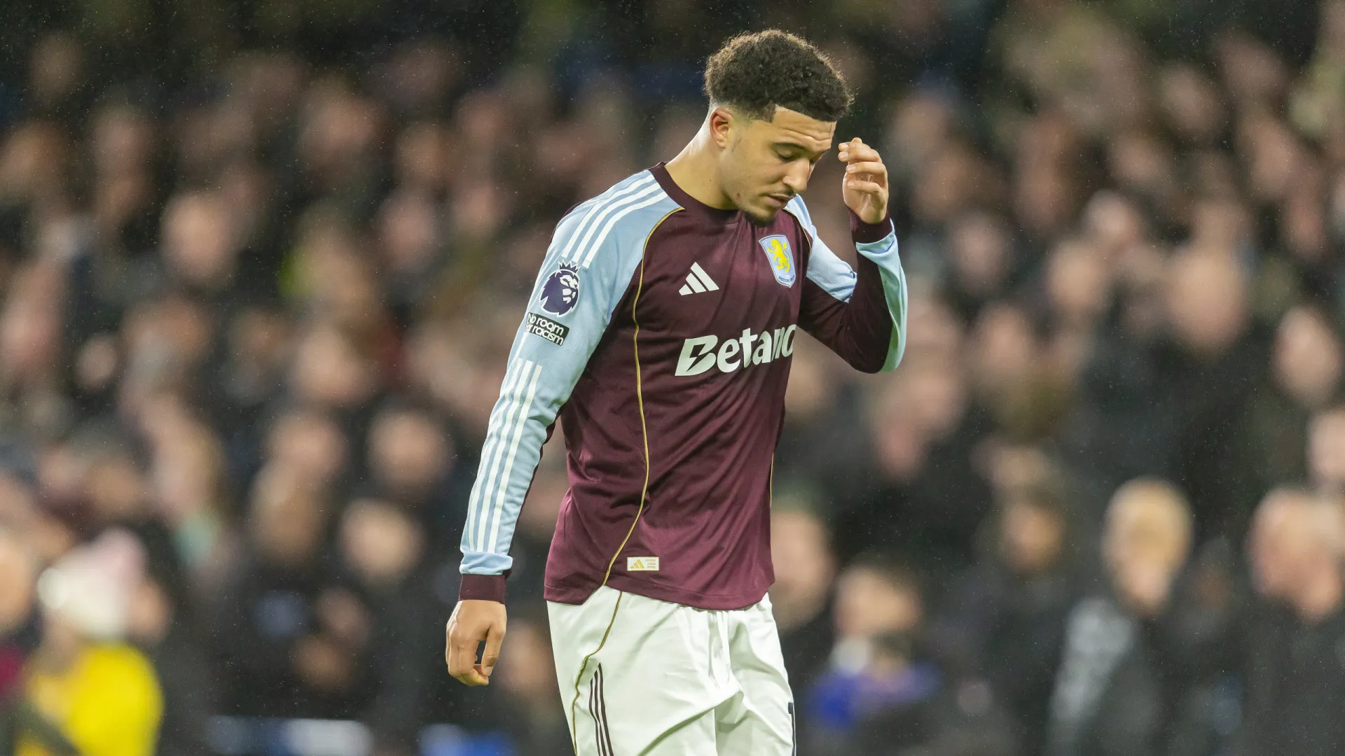 
                    Amorim perto de se livrar de 'problema' no United, mas terá de esperar
                