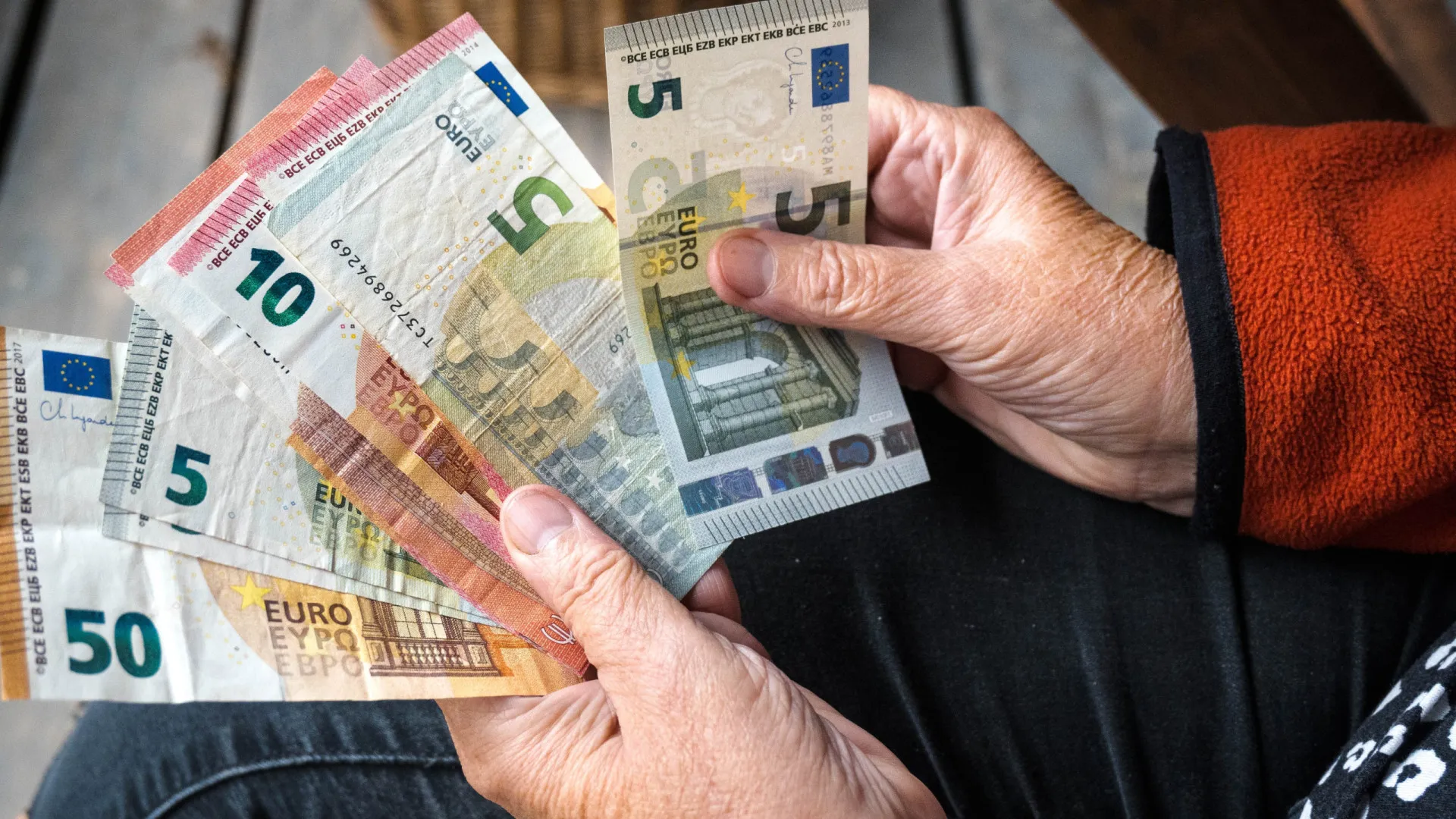 
                    Já sabe quanto vai ganhar? Contas feitas, veja quanto sobe a sua pensão
                