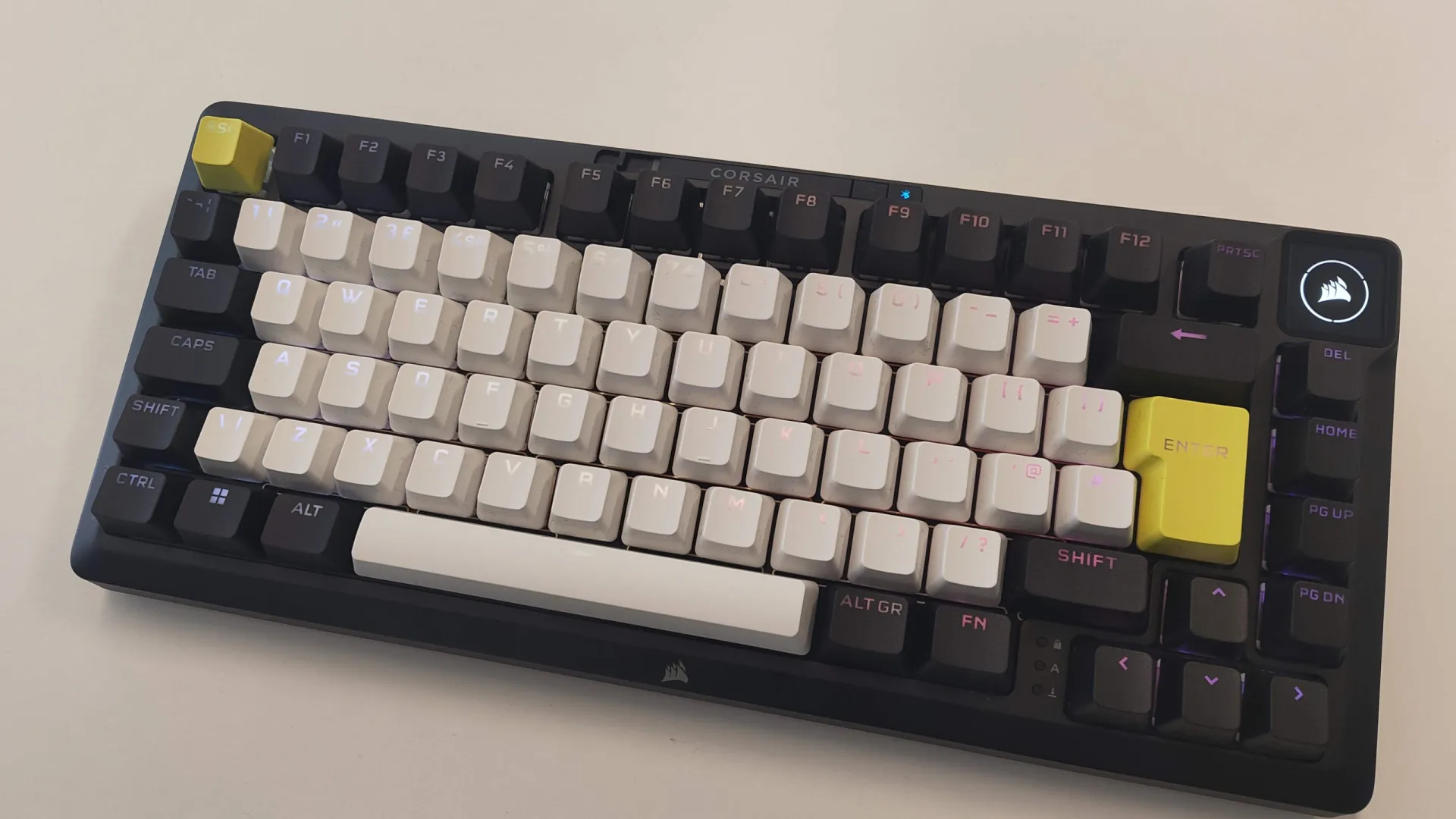
                    Corsair MAKR 75. Contamos como foi a experiência de montar um teclado
                