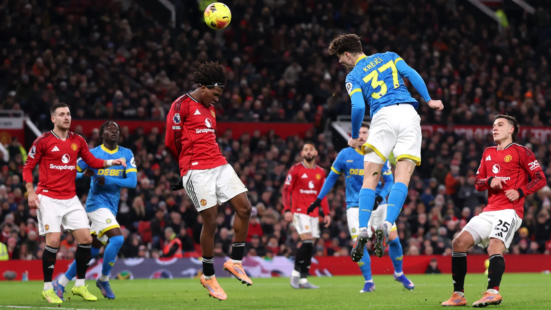 
                    EM DIRETO: NES empata perto do fim. Amorim sofre ao intervalo
                