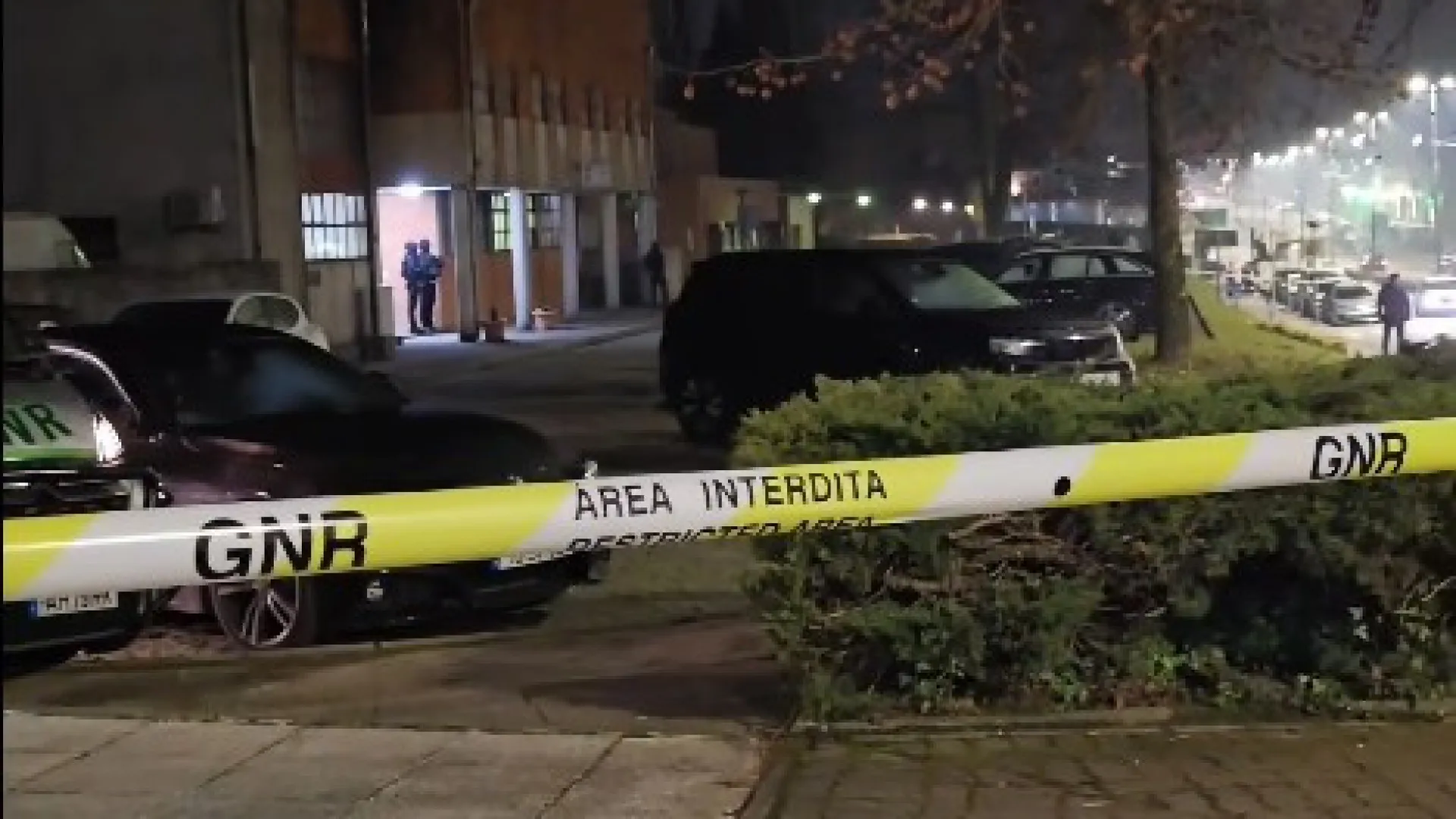
                    Entregou-se militar que se barricou no posto da GNR de Felgueiras
                
