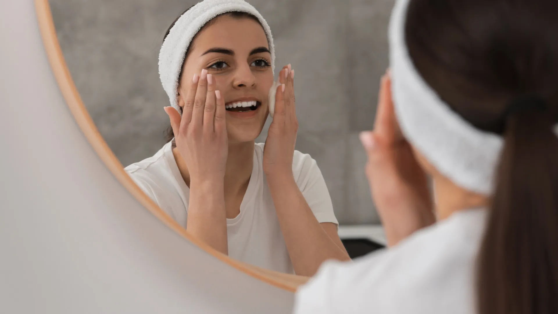 
                    Adeus, produtos agressivos na pele! Eis o desmaquilhante natural
                